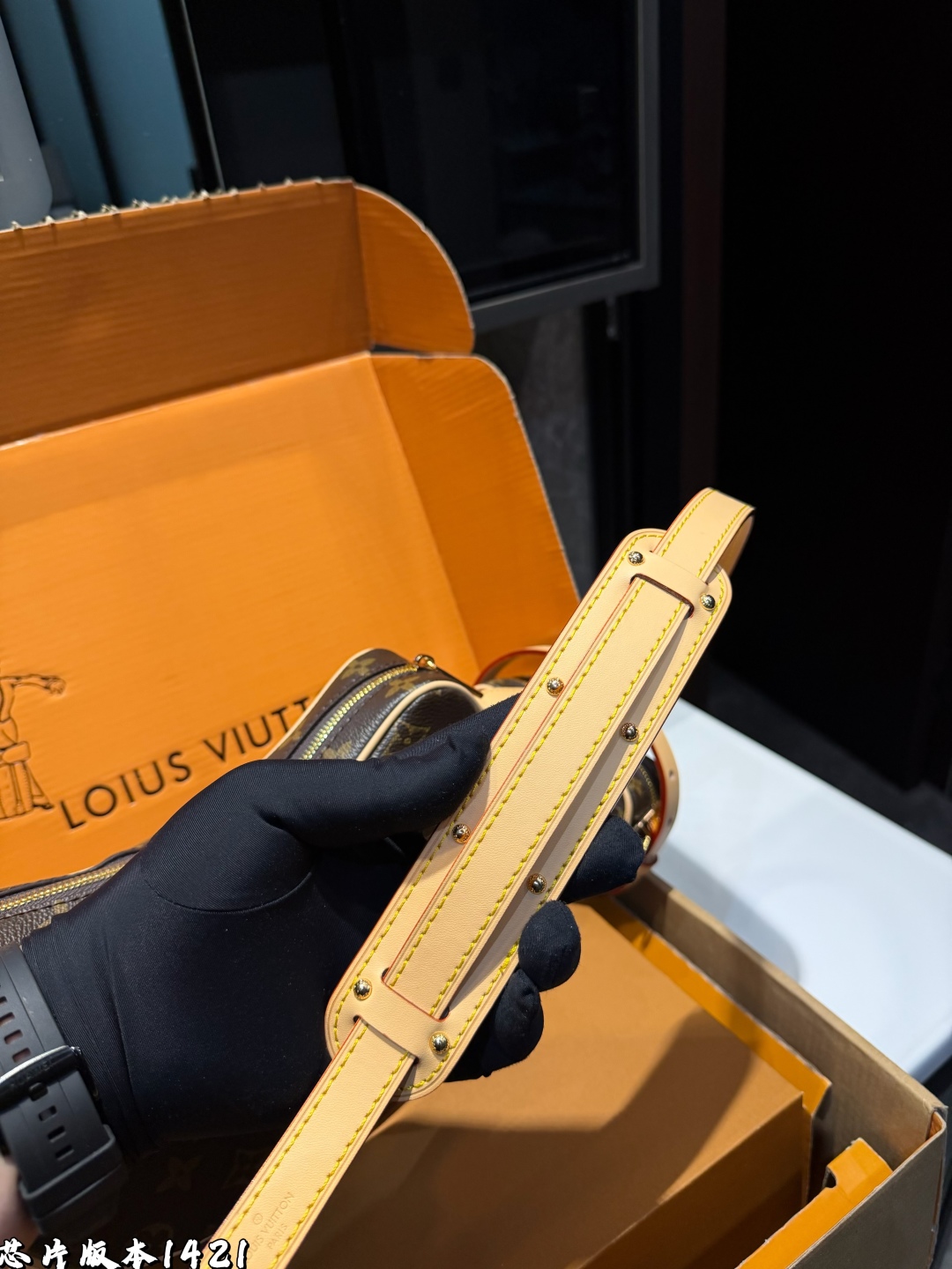 ❤️p185（礼盒包装）❤️
可盐可甜的天花板一_LV 豌豆二合一
LV豌豆包的名字叫Loop，意思是“环形”，但因为长得实在太像豌豆了，所以大家便不约而同把它称为“豌豆尺寸：25 14 