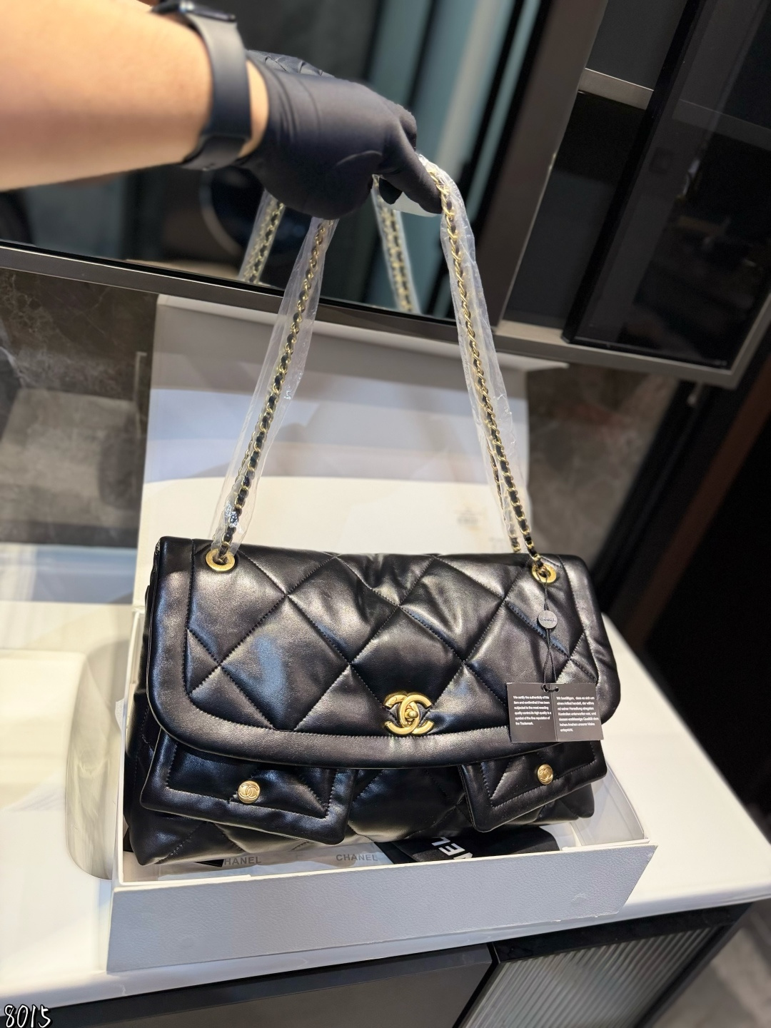 ❤️💰360（折叠礼盒）❤️ 香奈儿25K系列双口袋Hobo包 经典菱格纹，金色双CLogo+链条，复古优雅感拉满。翻盖+双口袋设计，实用又有辨识度，包型柔软，容量大，通勤休闲都OK！链条上的小金牌超精致，细节满分。手提肩背都很时髦，秋冬搭配超加分 尺寸 40*24*9CM