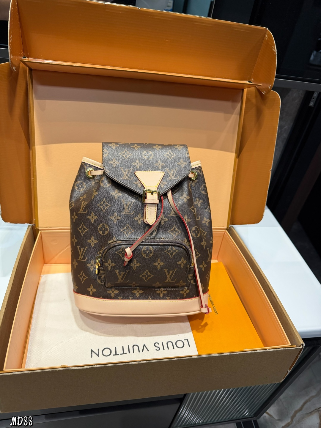 ️P248️ | Lv Backpack Is So Versatile That It Has No Friends. It Is Very Cool And Fashionable. It Is Highly Recognizable. Size 24.12.29cm