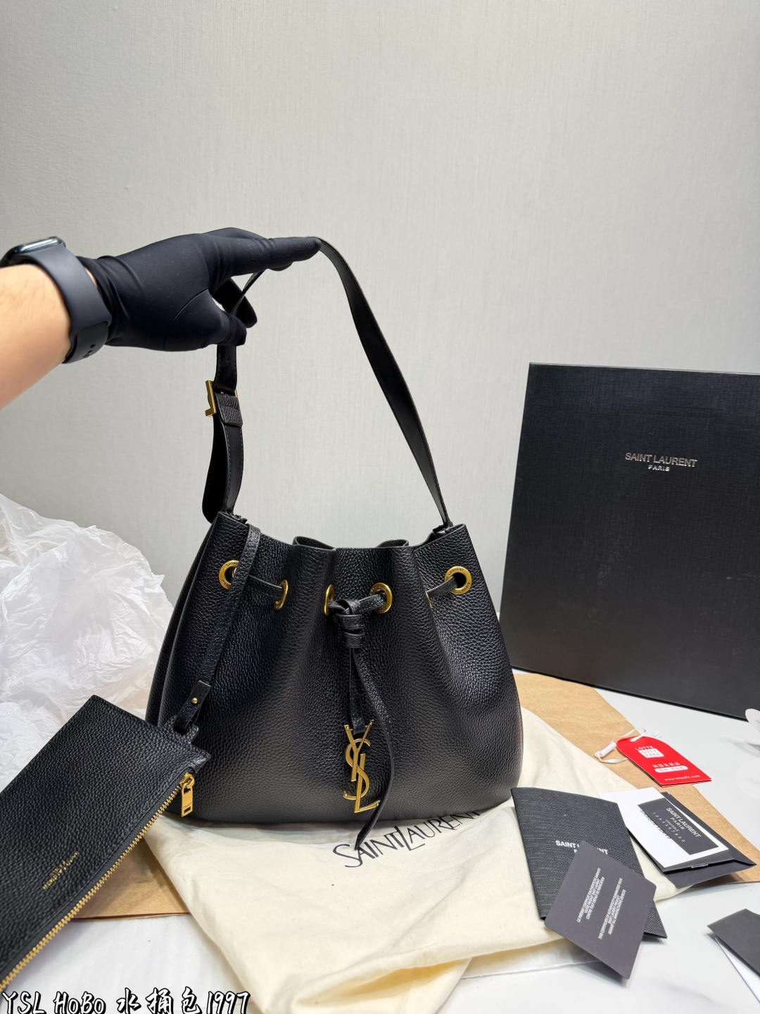 ️Cowhide P300 Gift Box Packaging ️ | Ysl New Small Bucket Bag. The Black Color Combination Is Very Suitable For This Season. The Retro Atmosphere Instantly Fills The Air. Size 30 22cm