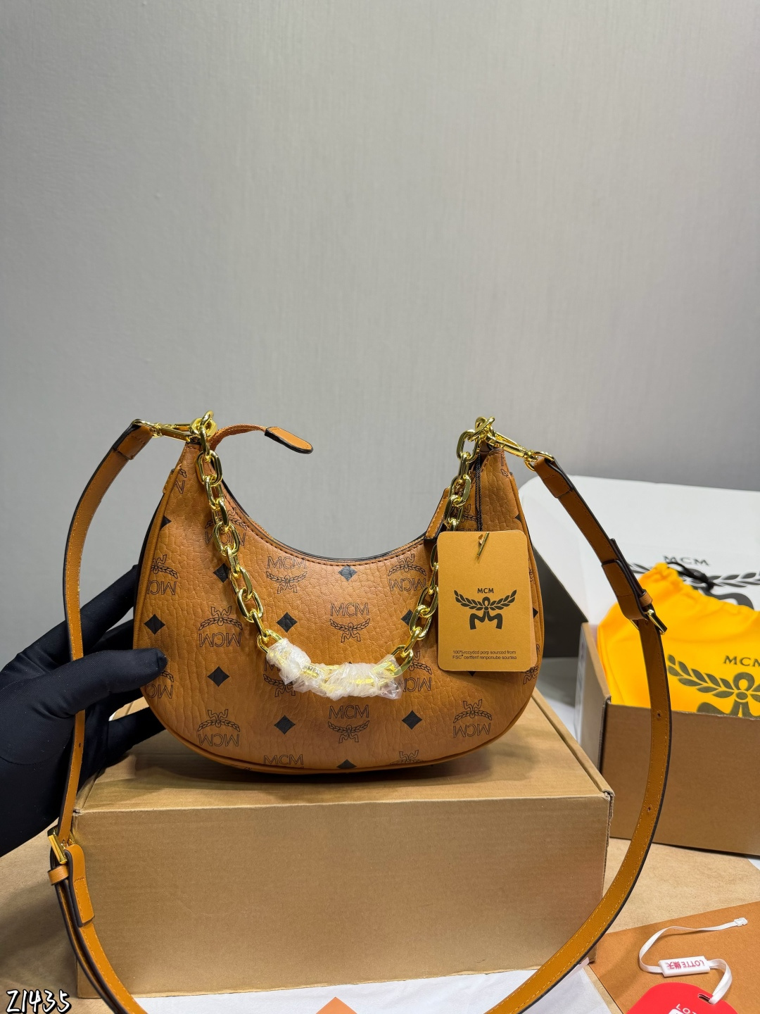 MCM bag Gift box packaging) — photo 2