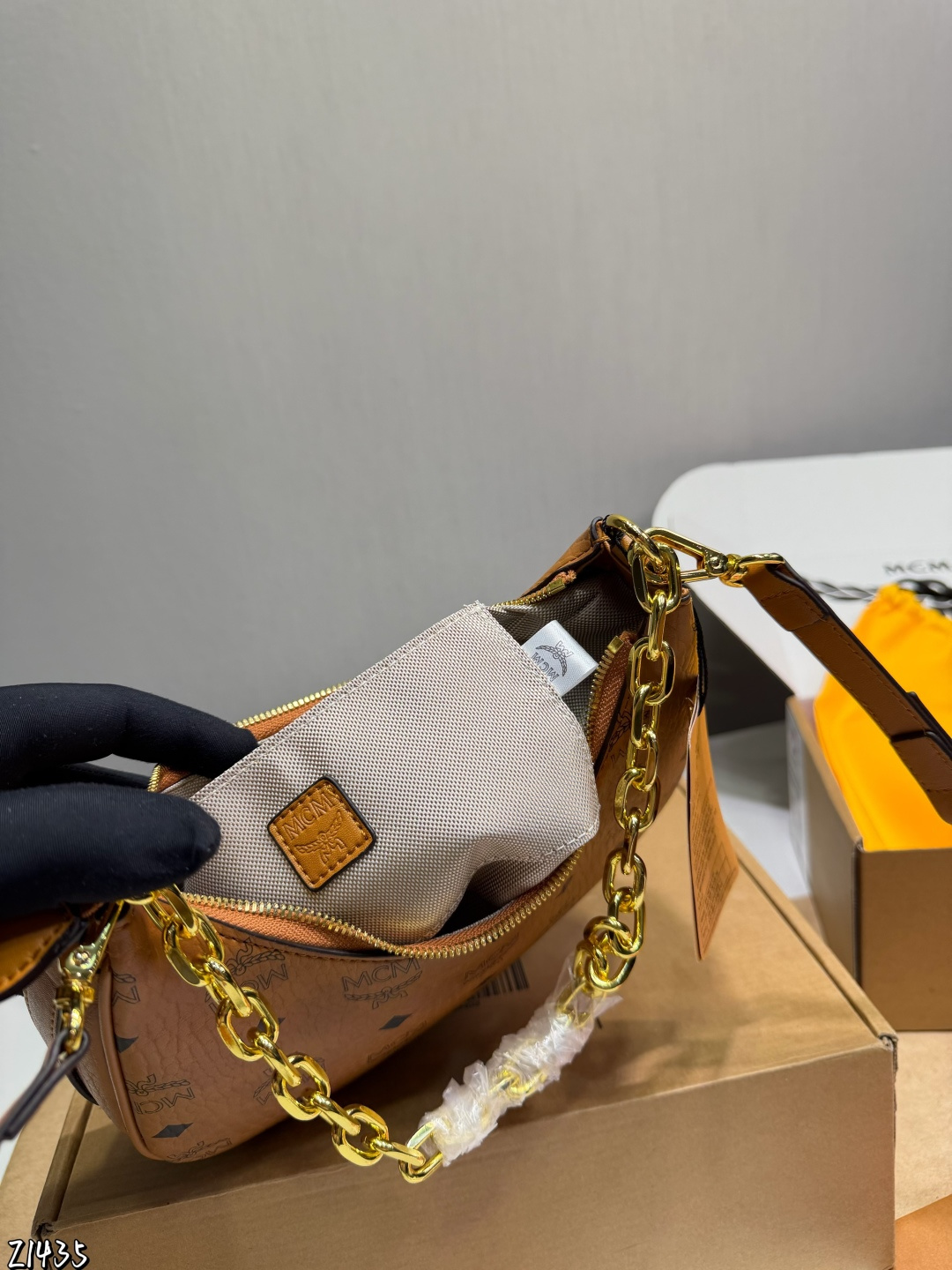 MCM bag Gift box packaging) — photo 9