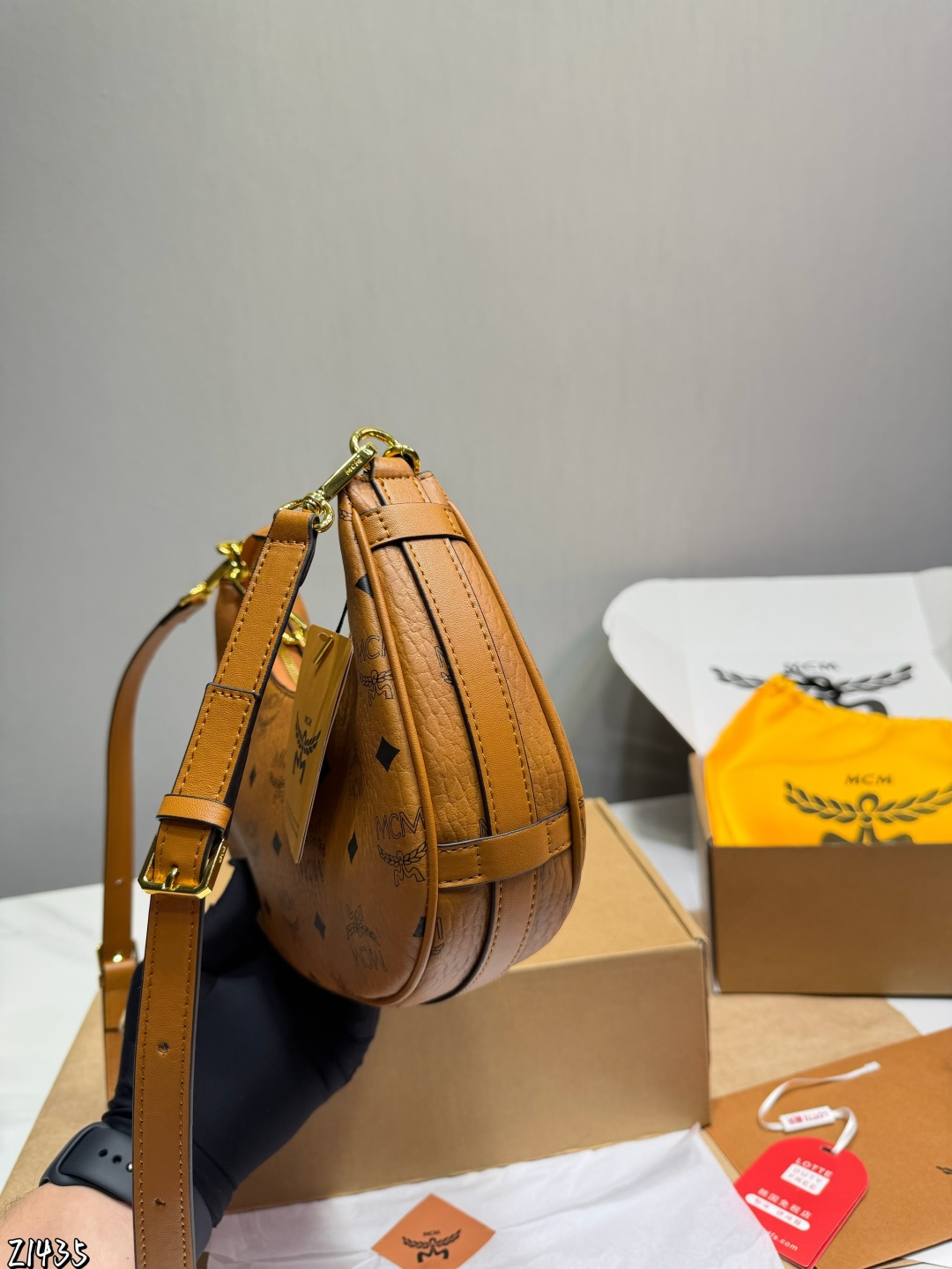 MCM bag Gift box packaging) — photo 5