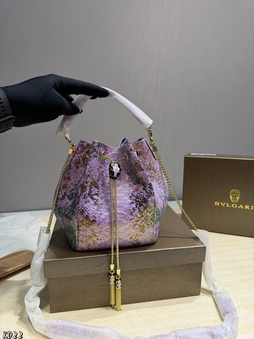 ❤️P155 (empaque de regalo)❤️ El bolso de cabeza de serpiente de Bulgari nunca se detiene, en los últimos años…
