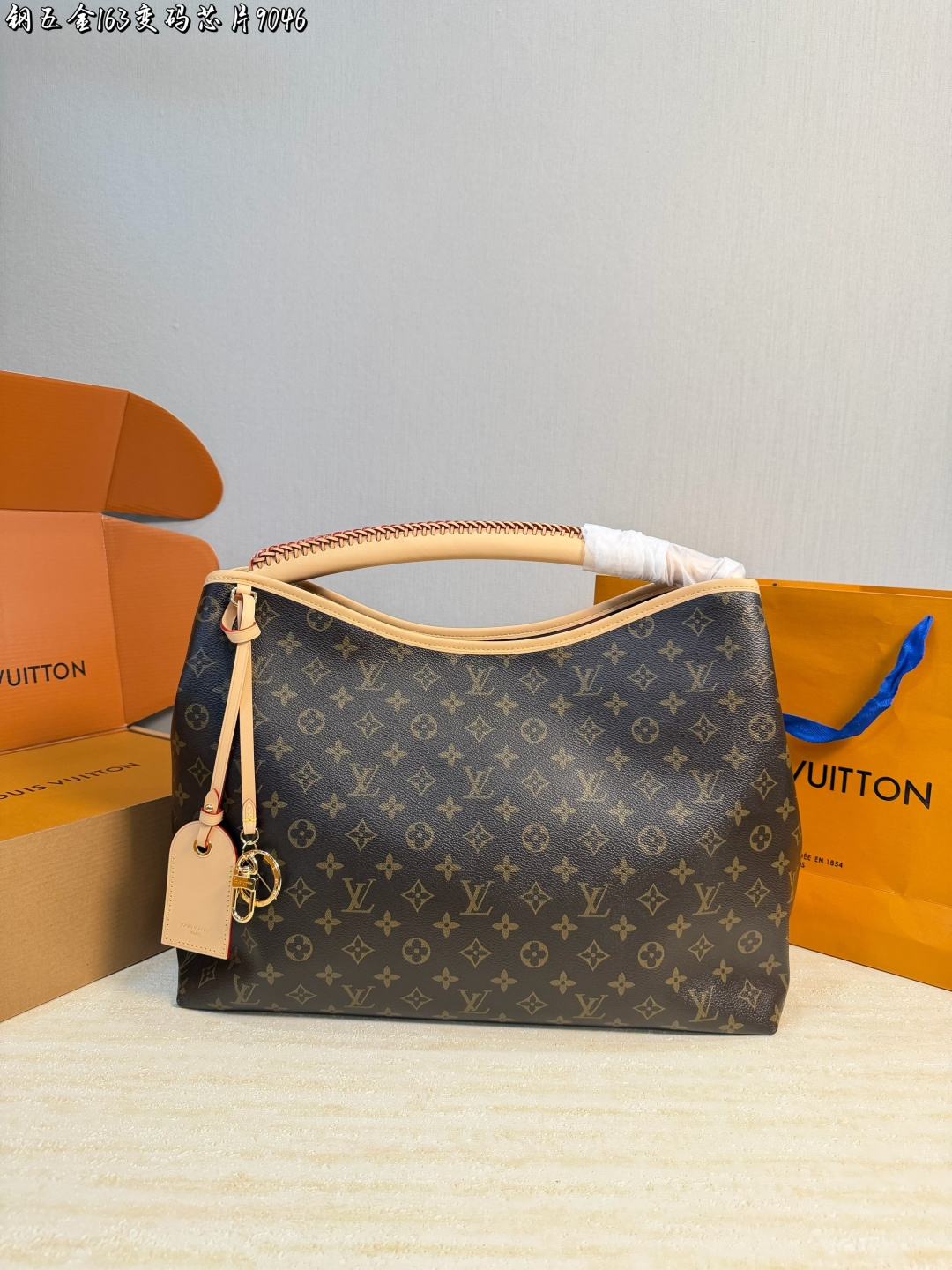 ️P300 Folding Airplane Gift Box ️ | Louis Vuitton Lvagain New Product Launch | The Lightweight Bag Is Very Textured And Can Be Salty Or Sweet | The Upper Body Is Beautiful And Incomparable | It Is A Must-have Item For Every Girl Who Pursues Beauty | Size: 43 30