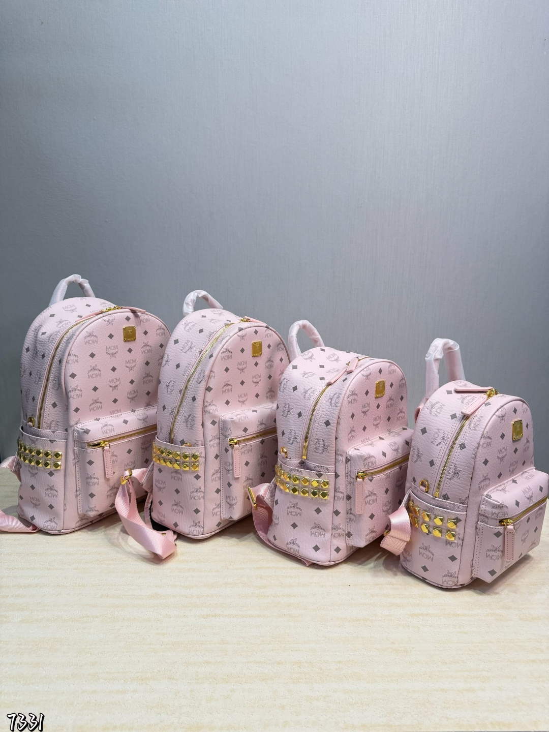❤️Extra grande P175, grande P165, mediana P155, pequeña P145❤️ MCM♥ Mochila, súper práctica, muy versátil y conveniente…