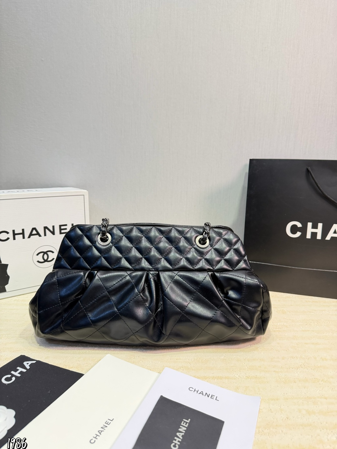 Alternative view of Chanel Shoulder Bag 11370