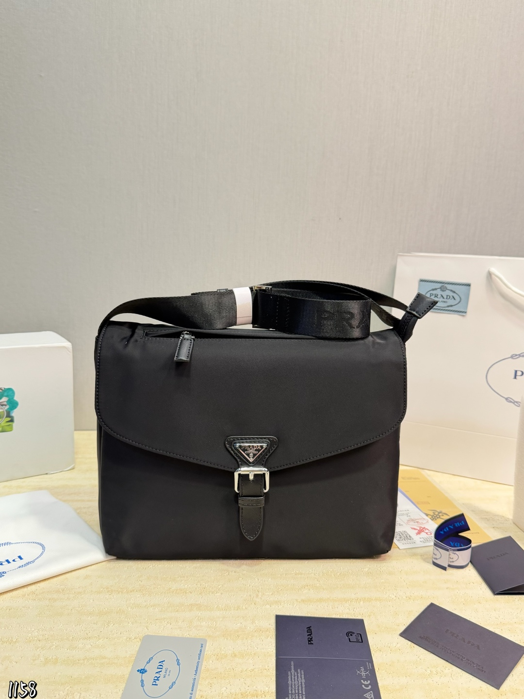 P203 | Prada | The Latest Nylon Bag | Retro Classic Feels Great | Fashionable, Simple And Casual | Size: 30.24