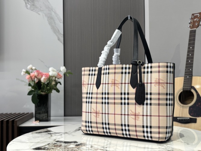 Burberry Reversible Tote Bag, Classic Check and Black, 35cm, Spacious & Stylish 1 Burberry Reversible Tote Bag, Classic Check and Black, 35cm, Spacious & Stylish