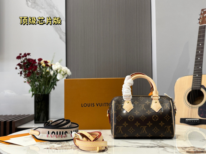 Louis Vuitton Speedy 20 Pillow Bag, Top-Tier Quality, Complete Packaging 1 Louis Vuitton Speedy 20 Pillow Bag, Top-Tier Quality, Complete Packaging