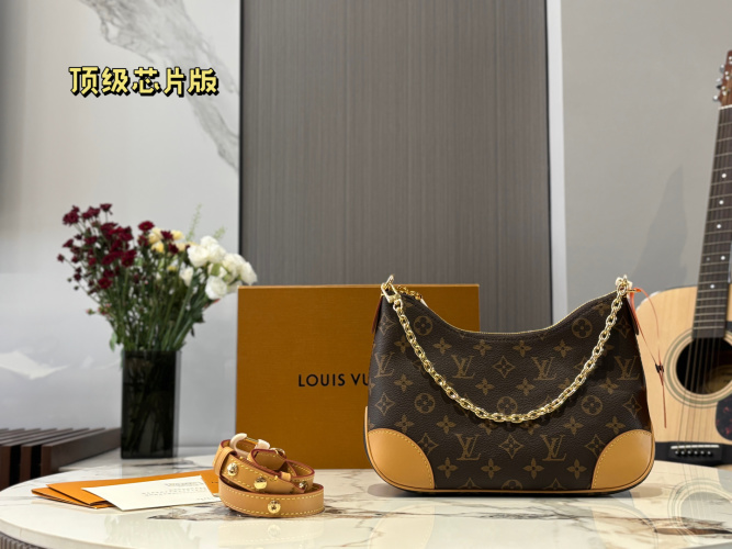 Louis Vuitton Monogram Canvas Croissant Bag with Leather Strap and Golden Chain 1 Louis Vuitton Monogram Canvas Croissant Bag with Leather Strap and Golden Chain