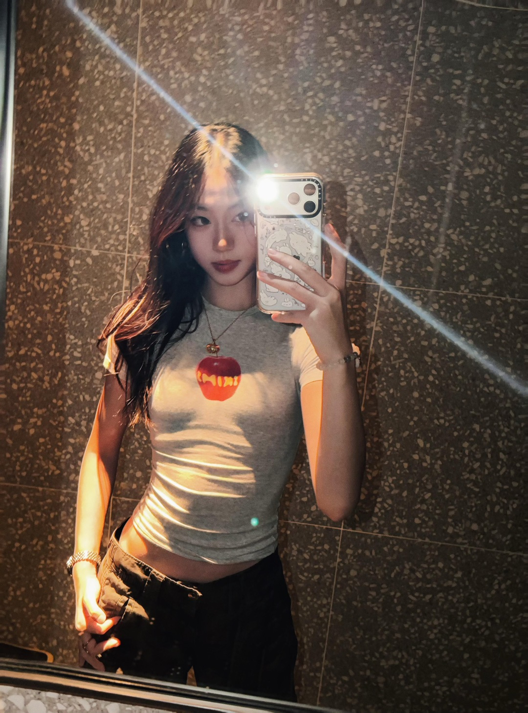 NO:683128,,,19860909,,,Women's clothing