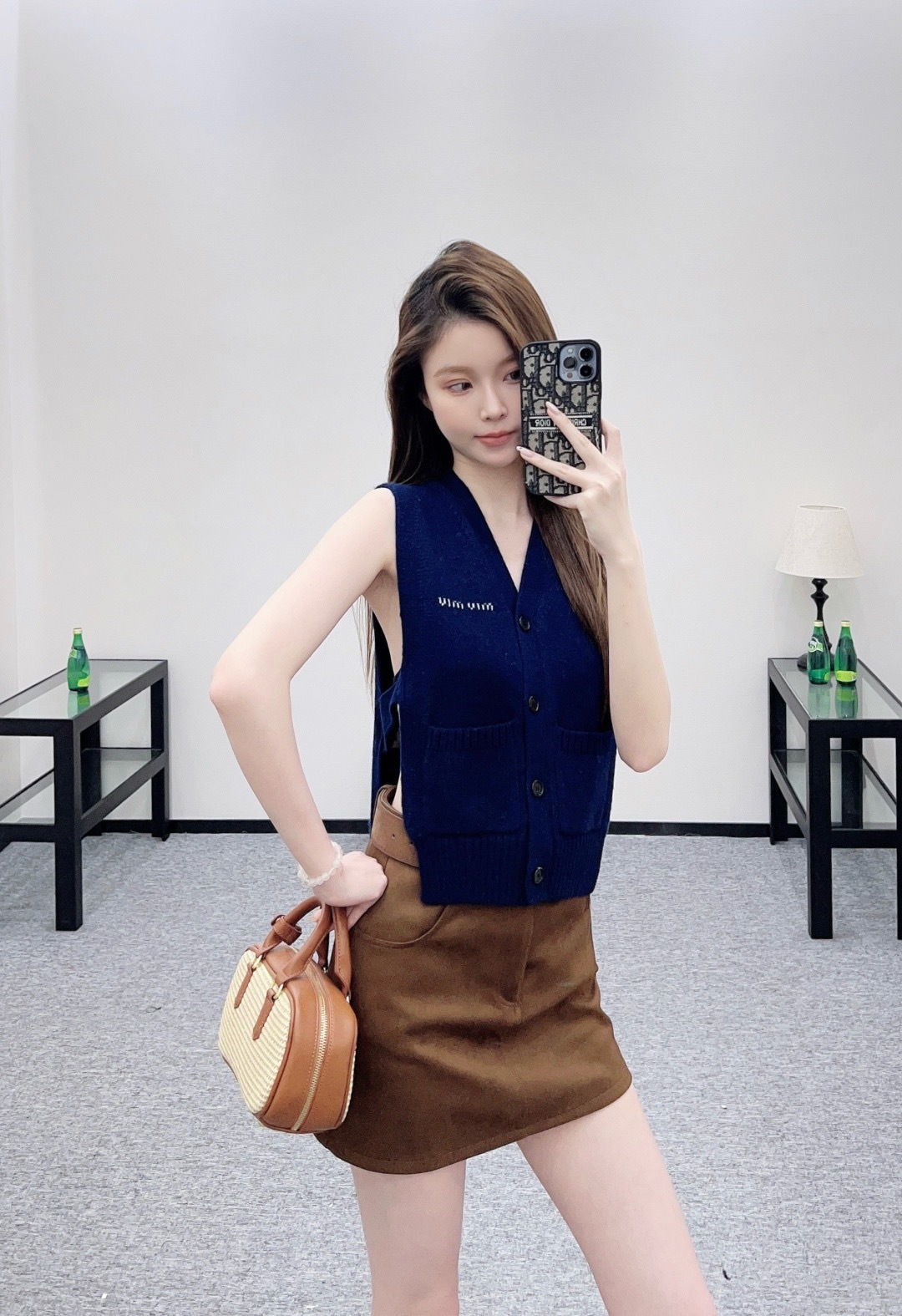 NO:683789,,,19860909,,,Women's clothing