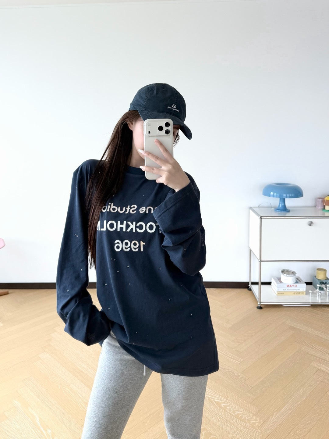 NO:683765,,,19860909,,,Women's clothing