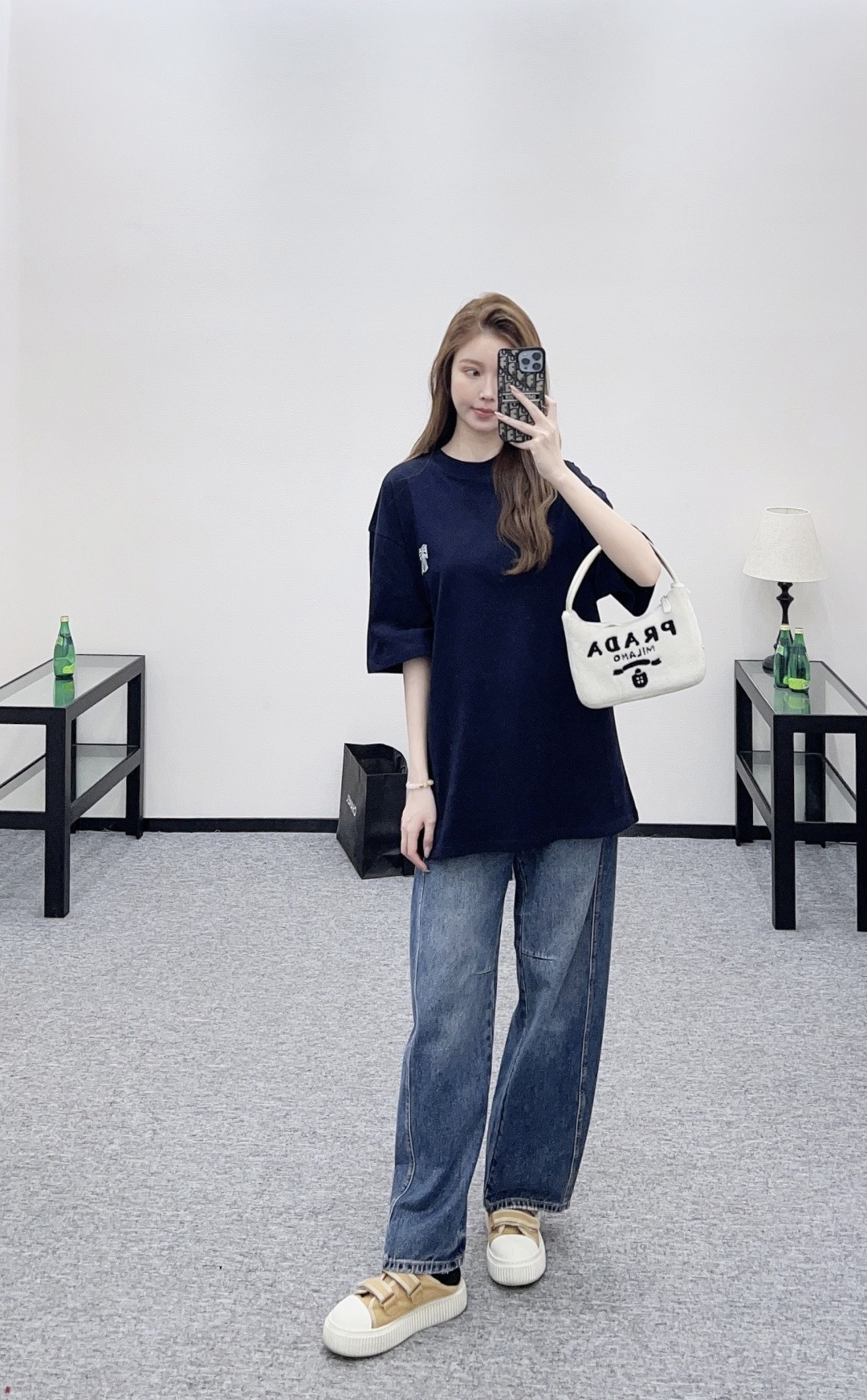 NO:683776,,,19860909,,,Women's clothing