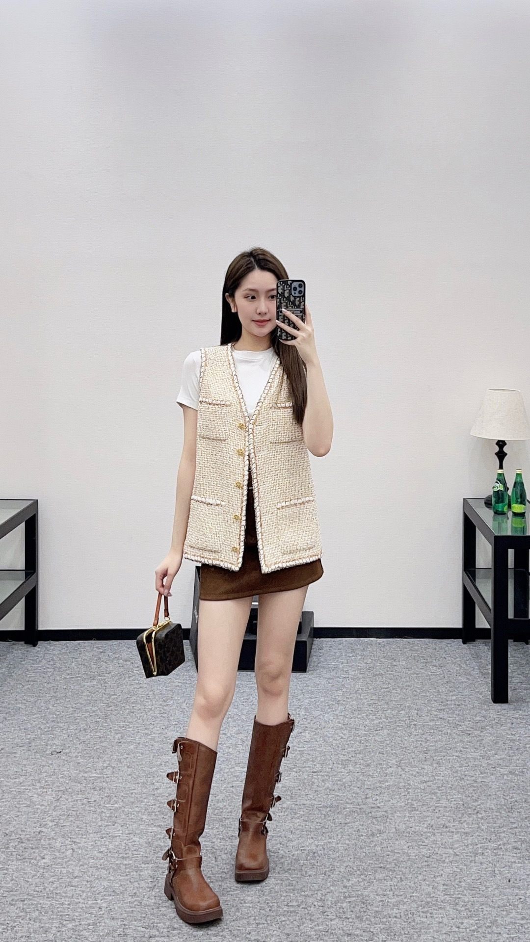 NO:683758,,,19860909,,,Women's clothing