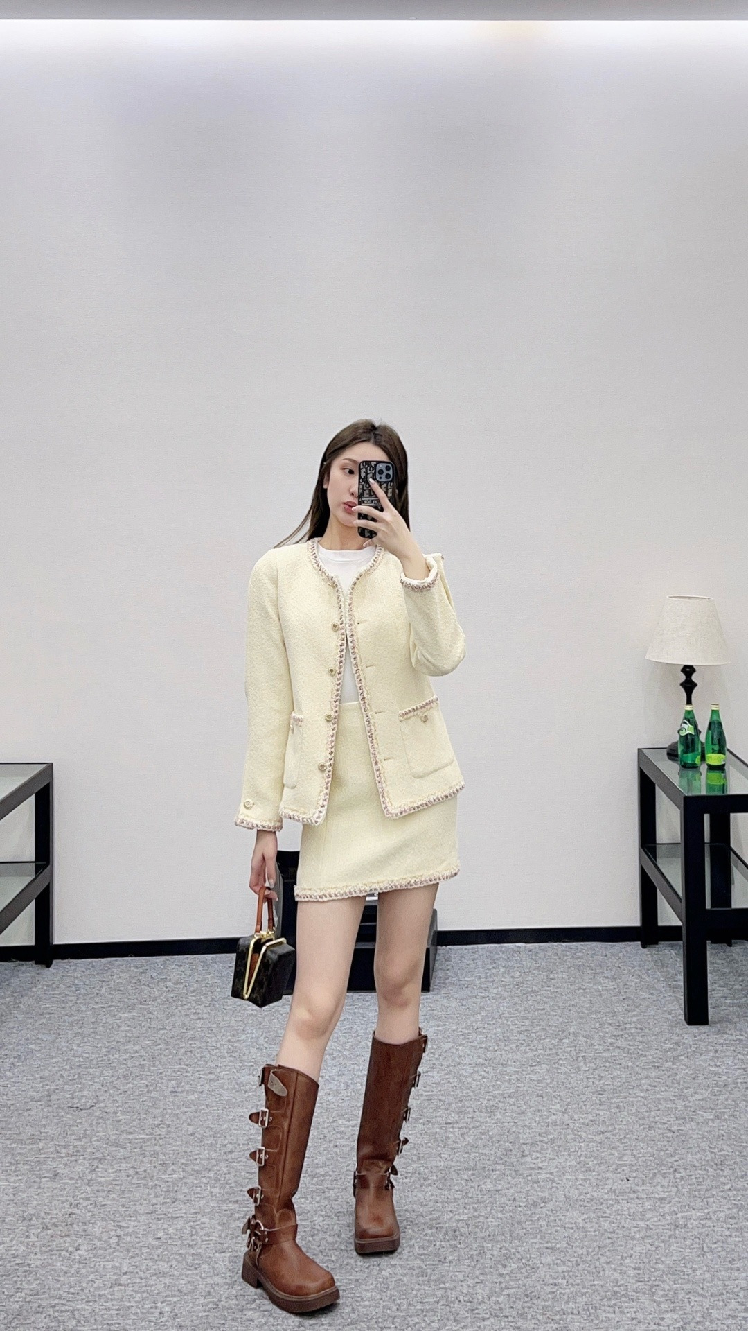 NO:684656,,,19860909,,,Women's clothing