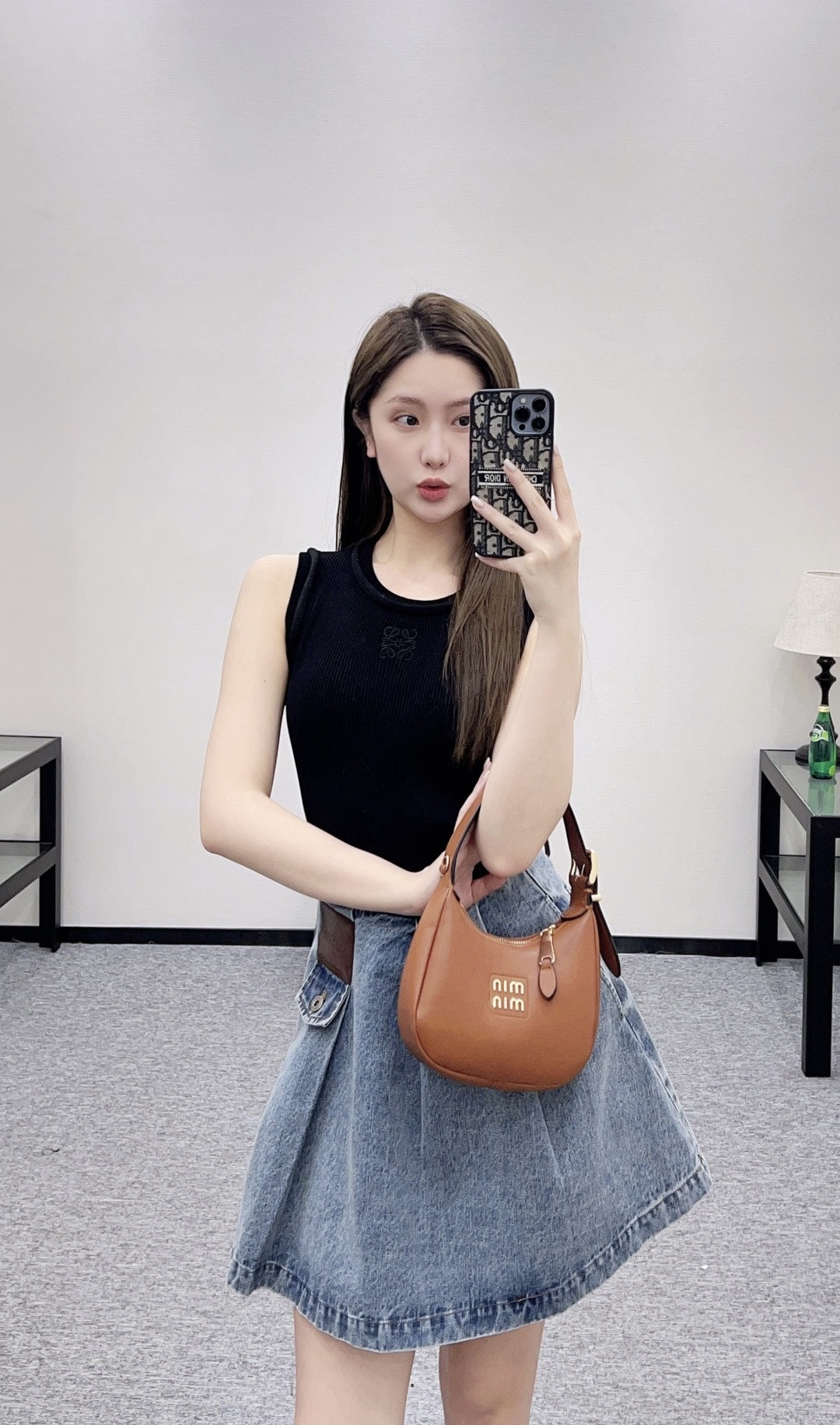 NO:684715,,,19860909,,,Women's clothing