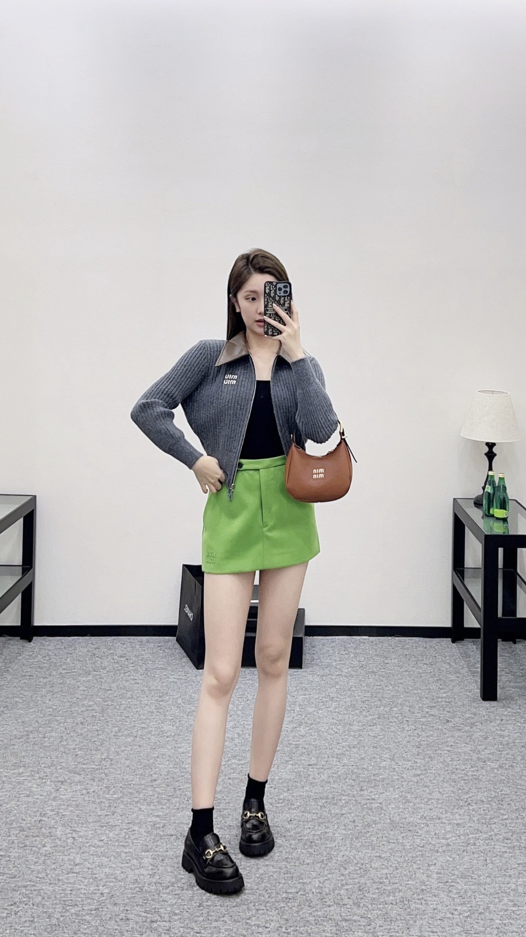 NO:684671,,,19860909,,,Women's clothing