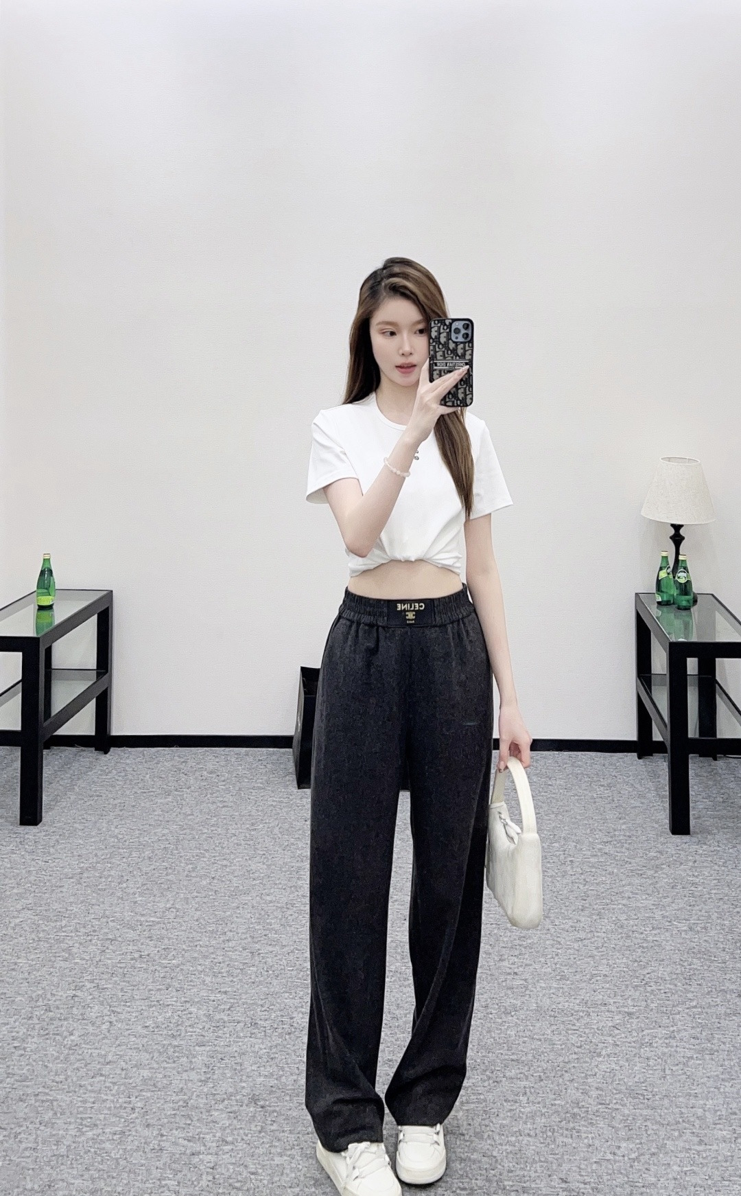 NO:686188,,,19860909,,,Women's clothing