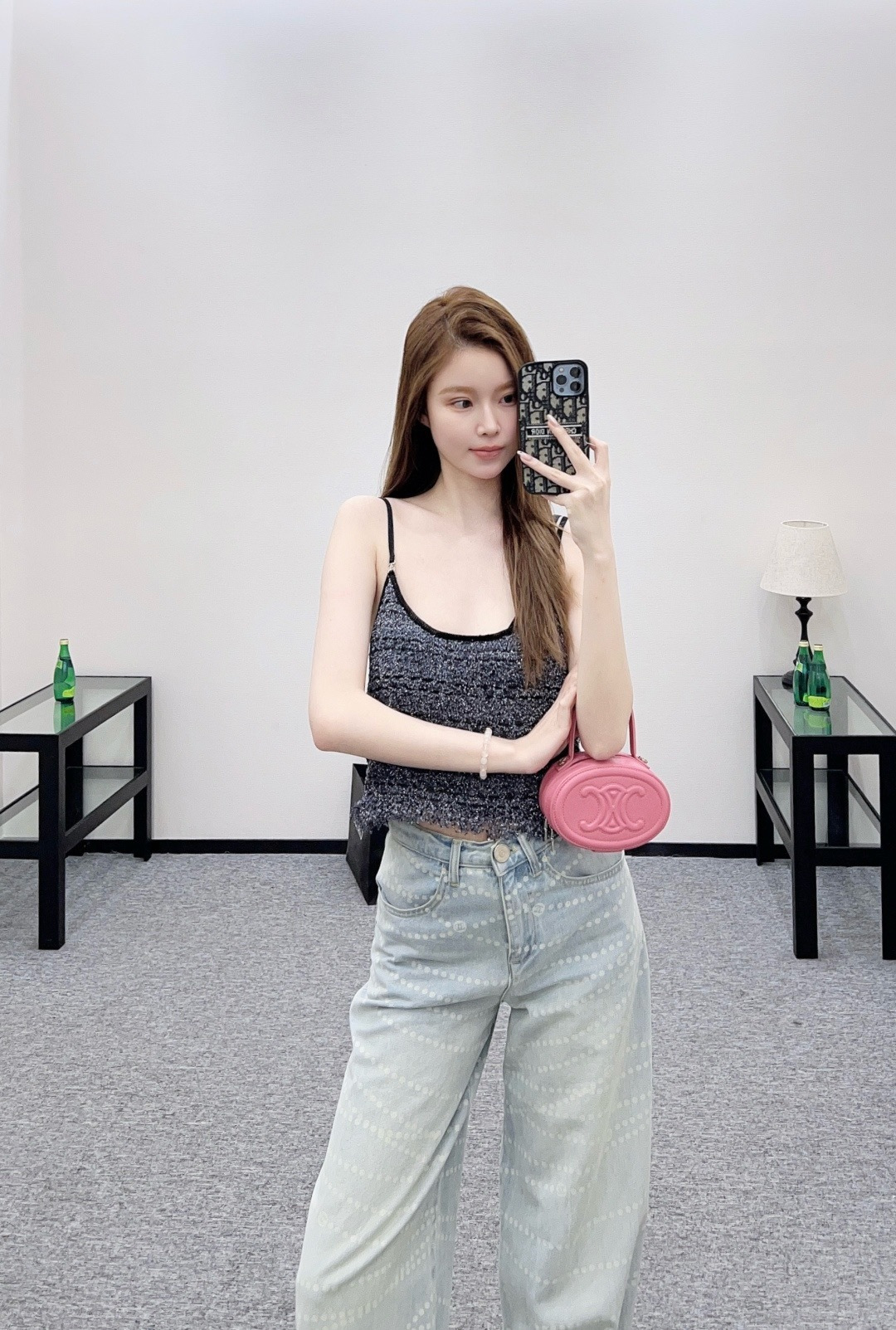 NO:686157,,,19860909,,,Women's clothing