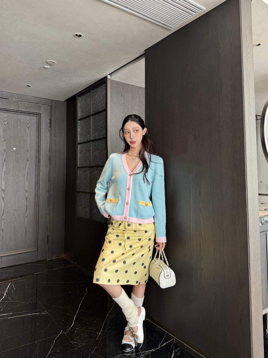 NO:686136,,,19860909,,,Women's clothing