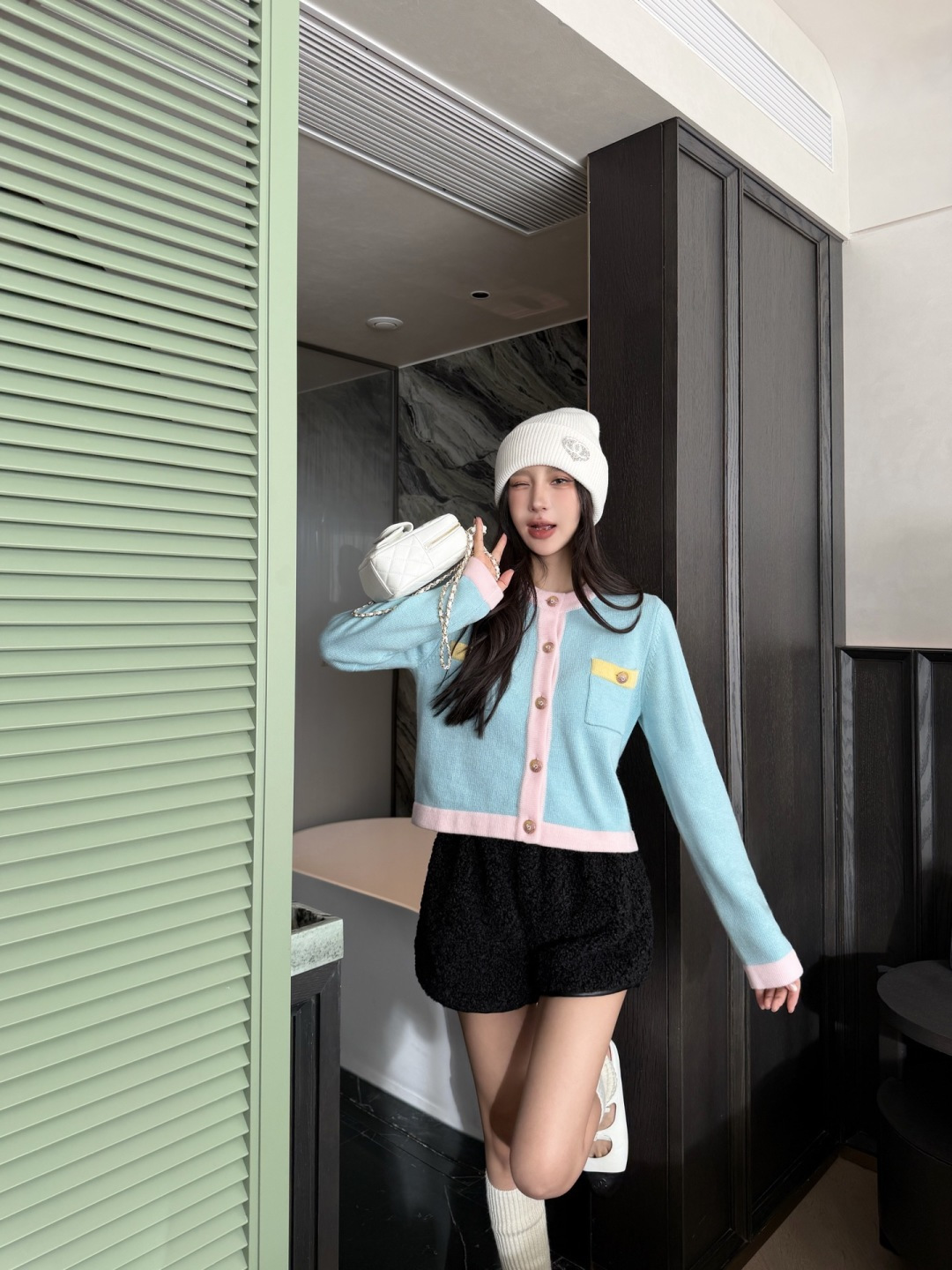 NO:686128,,,19860909,,,Women's clothing