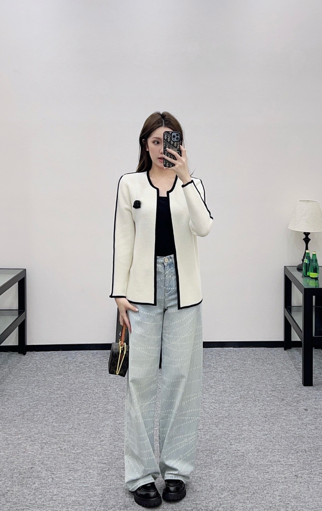 NO:686463,,,19860909,,,Women's clothing