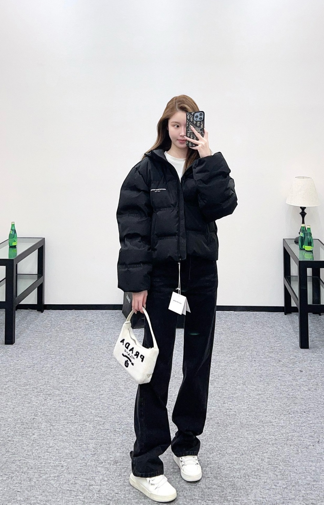 NO:687114,,,19860909,,,Women's clothing