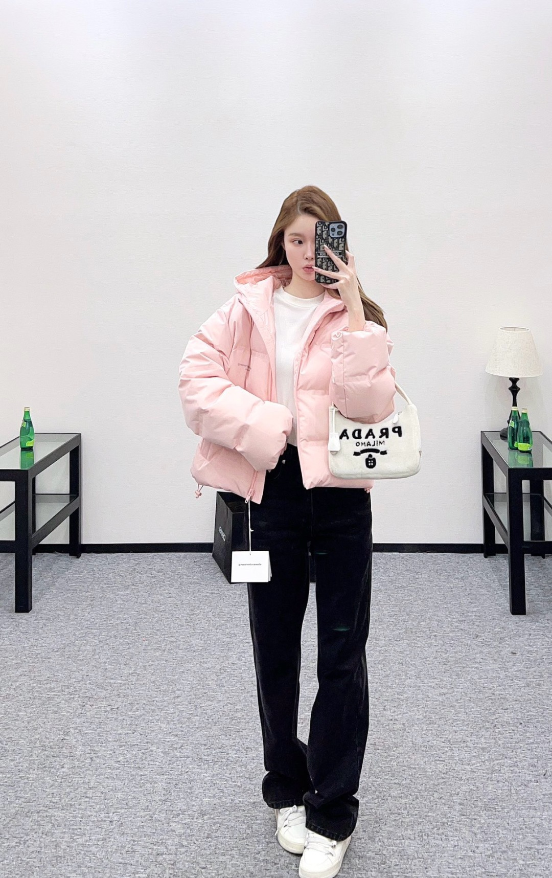 NO:687110,,,19860909,,,Women's clothing