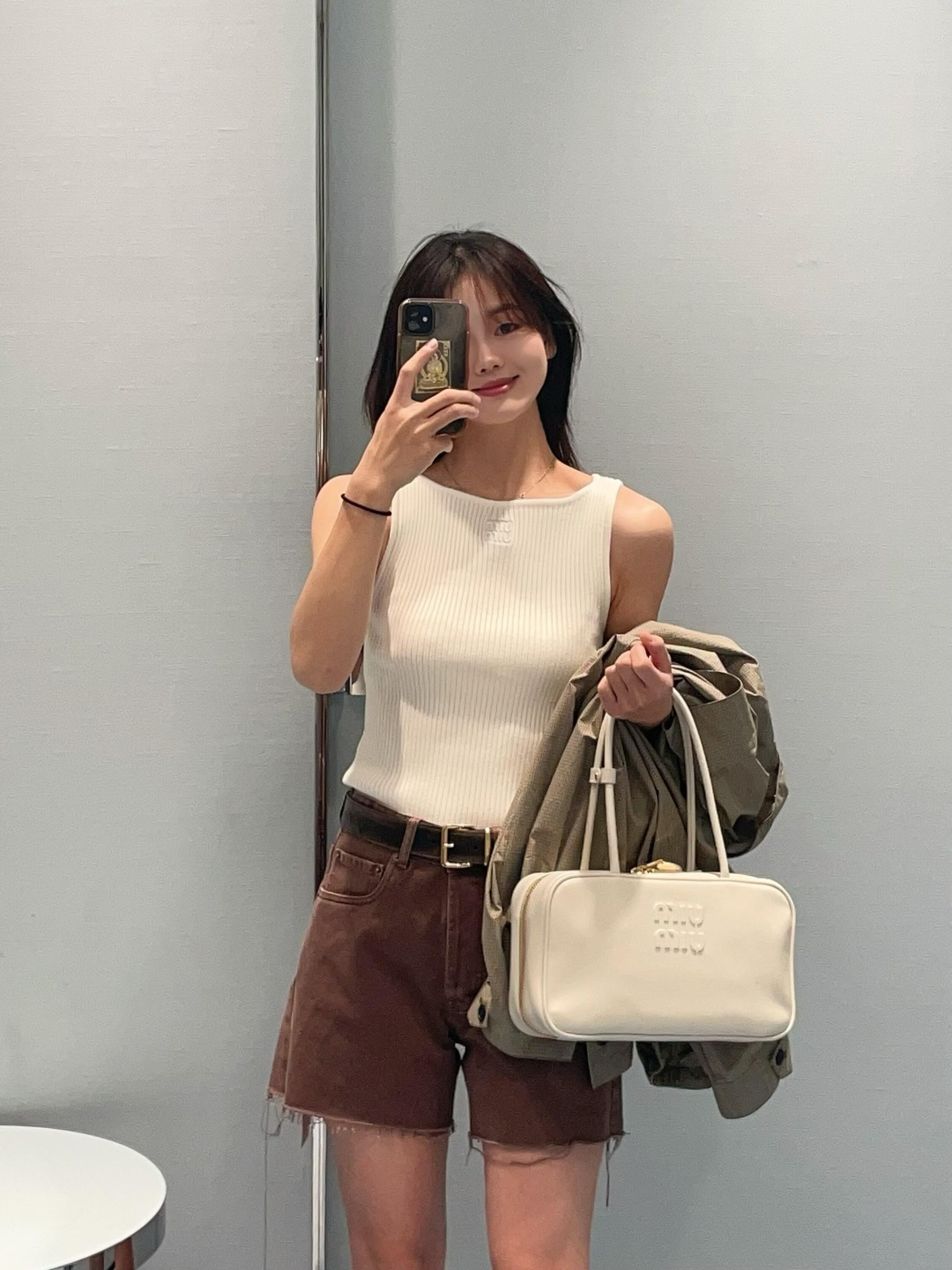 NO:687128,,,19860909,,,Women's clothing