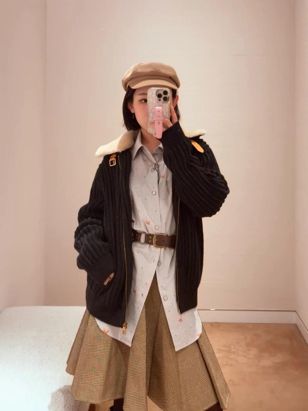 NO:687124,,,19860909,,,Women's clothing