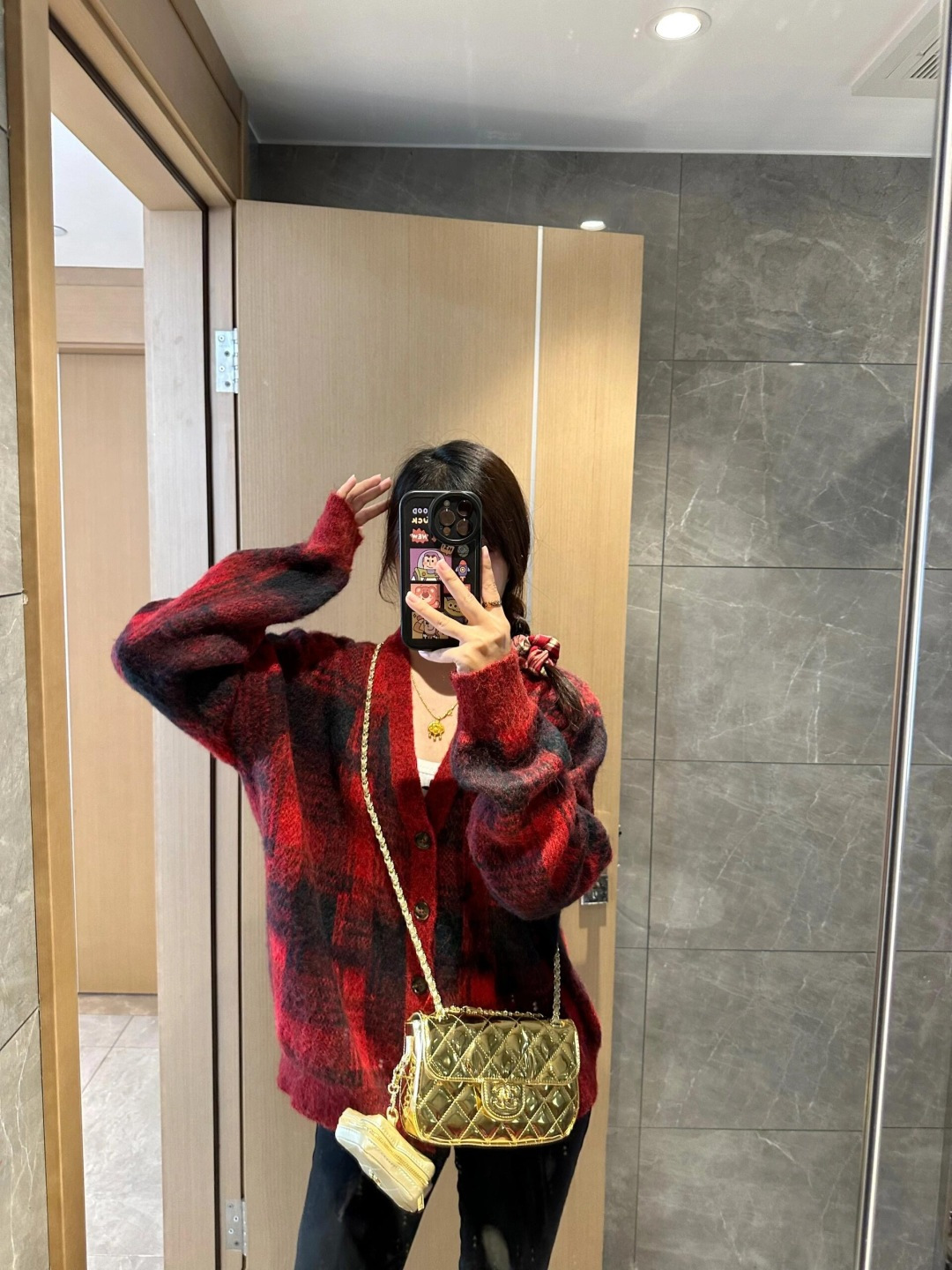 NO:687118,,,19860909,,,Women's clothing