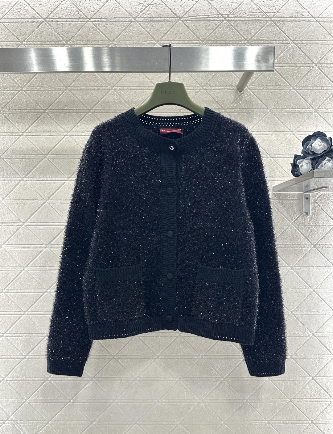 NO:687383,Gucci red knitted cardigan. This red knitted cardigan is made of soft blended yarn. It feels delicate and warm. It is very suitable for autumn and winter. The round neck + front button design is easy to put on and take off. The pockets on both sides are practical and beautiful. The red color is super white. It can be easily worn during festivals or daily life. It has an elegant and casual style. It looks great with skirts or jeans, and can easily enhance your temperament!  Size SML,,gucci,skirts,jeans,19860909Gucci红色针织开衫,这款红色针织开衫,采用柔软混纺纱线,触感细腻又保暖,秋冬穿超合适,圆领+正面纽扣设计,穿脱方便,两侧口袋实用又好看,红色超显白,节日或日常都能轻松驾驭,优雅休闲风,搭配裙装或牛仔裤都很出彩,轻松提升气质！ 码数SML,,gucci,skirts,jeans,,Women's clothing