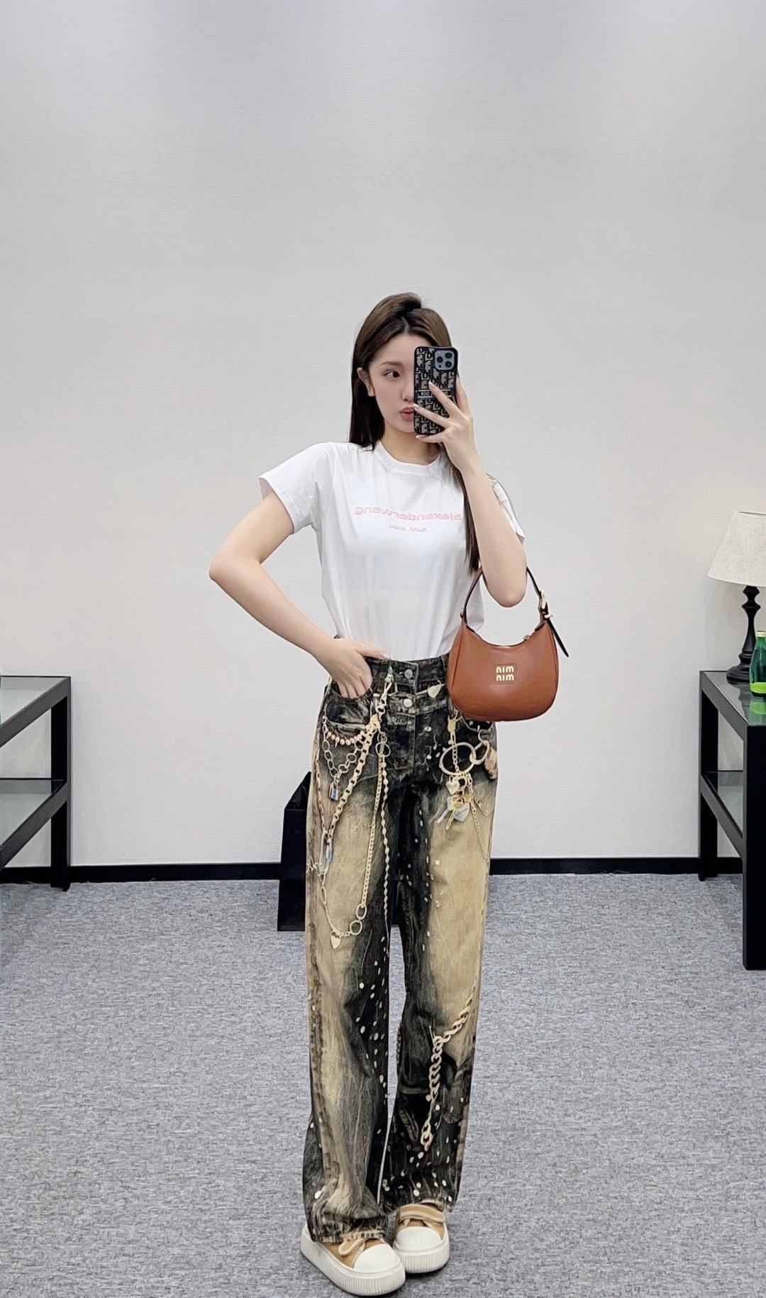 NO:693670,,,19860909,,,Women's clothing