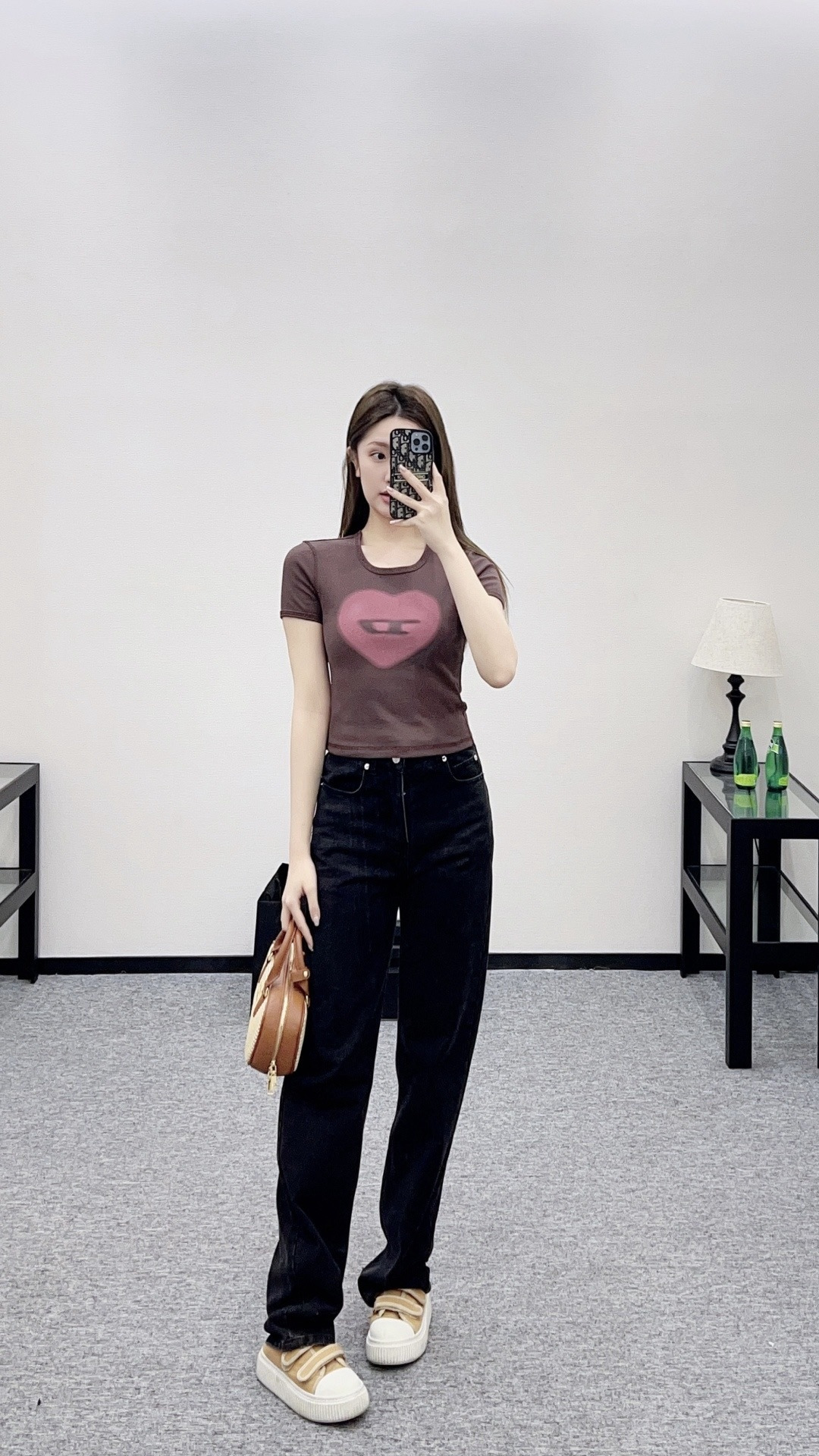 NO:693702,,,19860909,,,Women's clothing