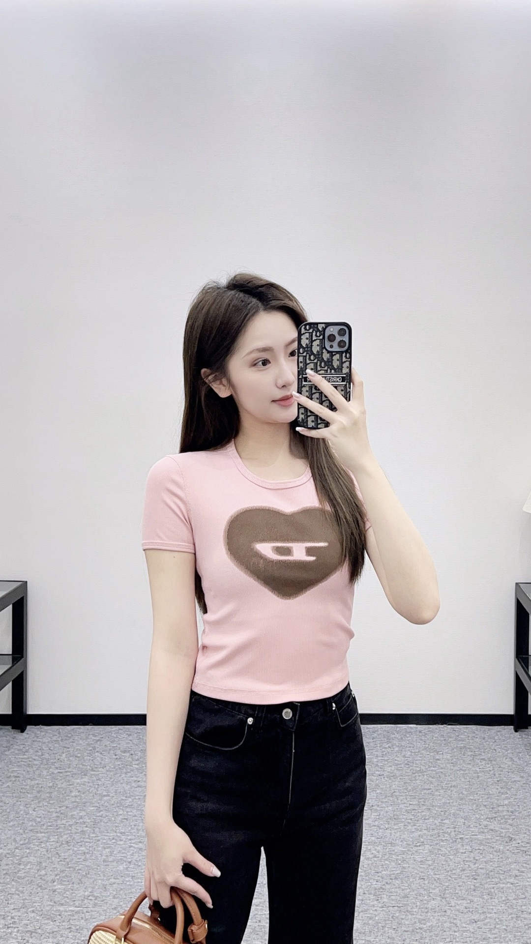 NO:693695,,,19860909,,,Women's clothing