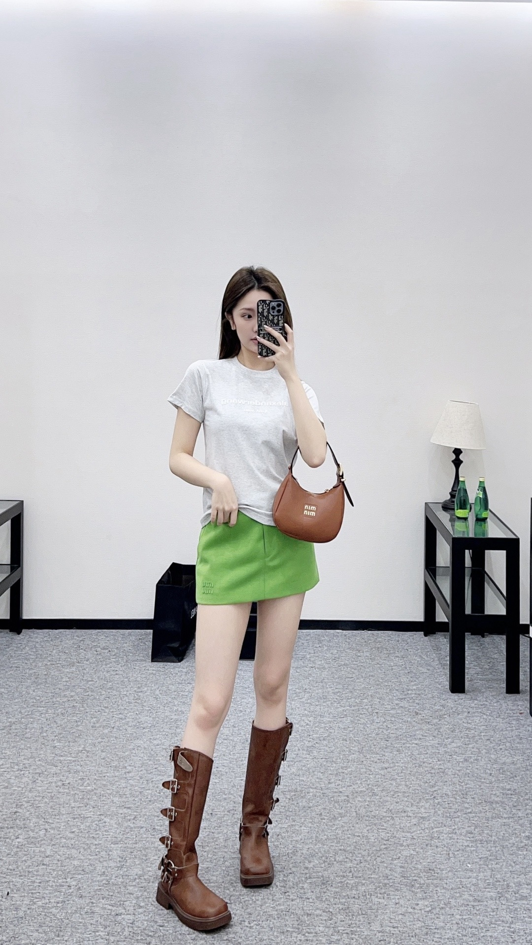 NO:693681,,,19860909,,,Women's clothing