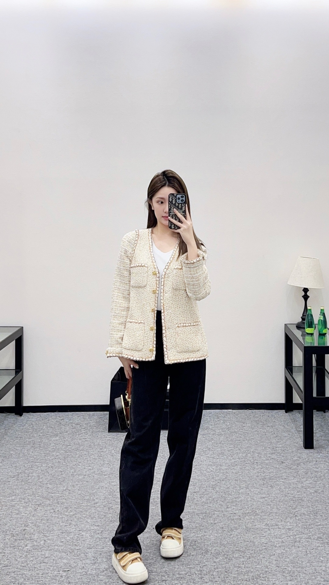 NO:693707,,,19860909,,,Women's clothing