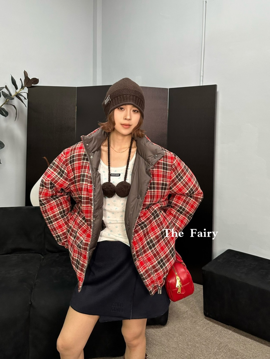 NO:693647,,,19860909,,,Women's clothing