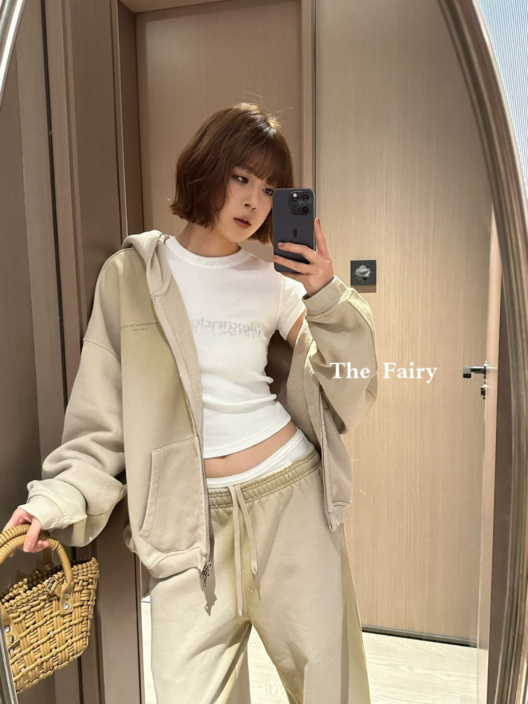 NO:693620,,,19860909,,,Women's clothing