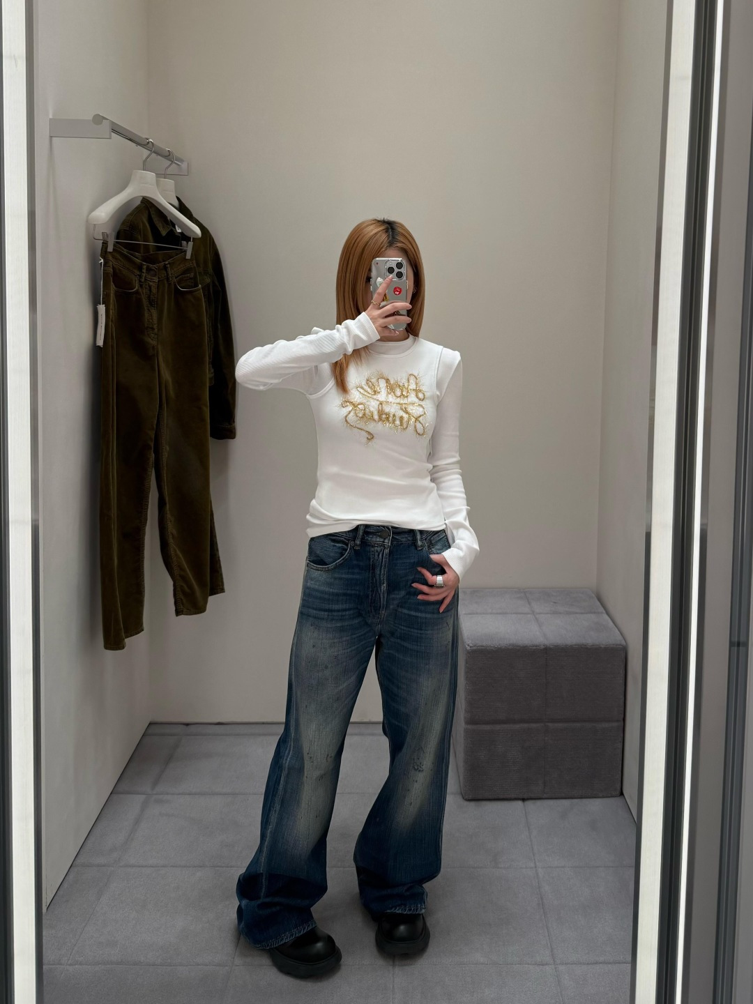 NO:696242,,,19860909,,,Women's clothing