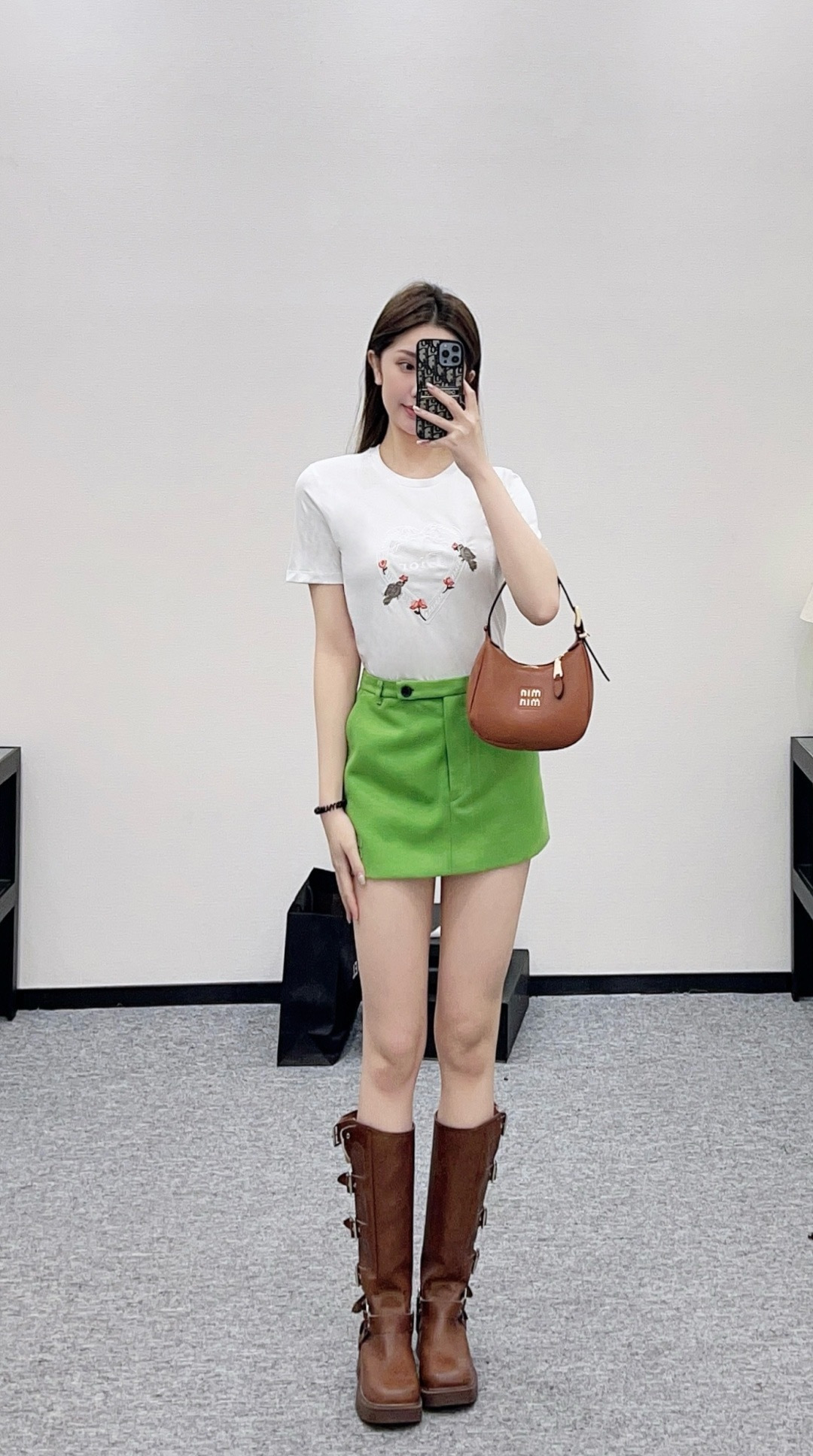 NO:696164,,,19860909,,,Women's clothing