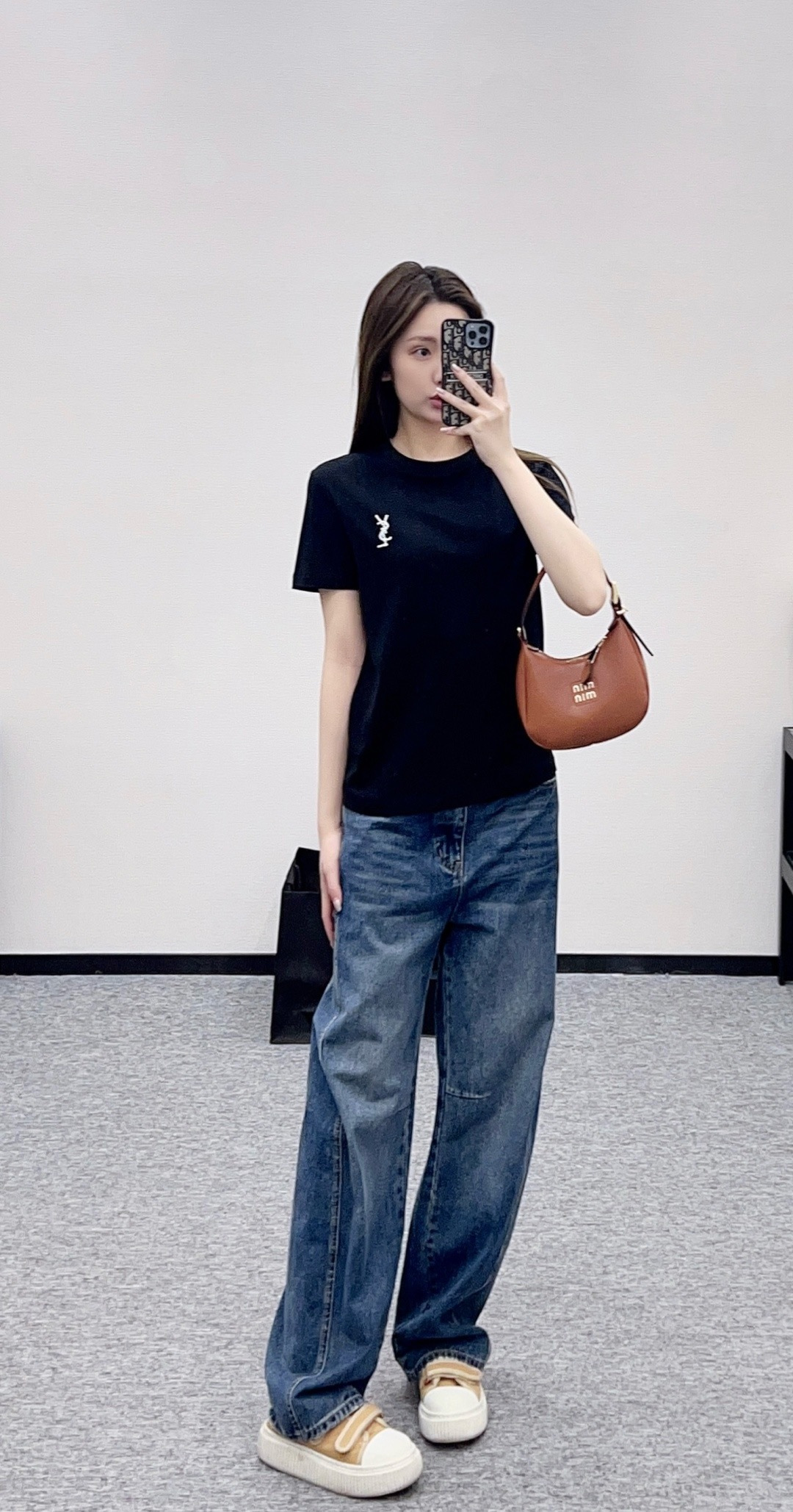 NO:697074,,,19860909,,,Women's clothing