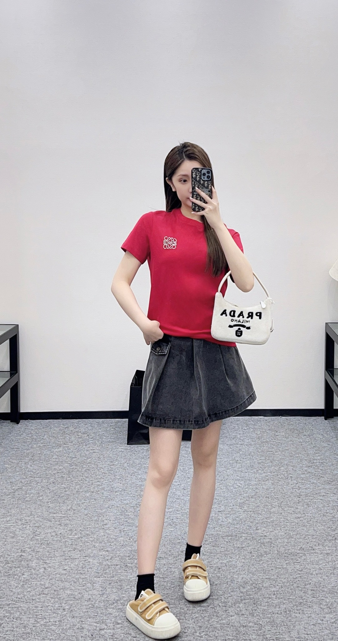 NO:697087,,,19860909,,,Women's clothing