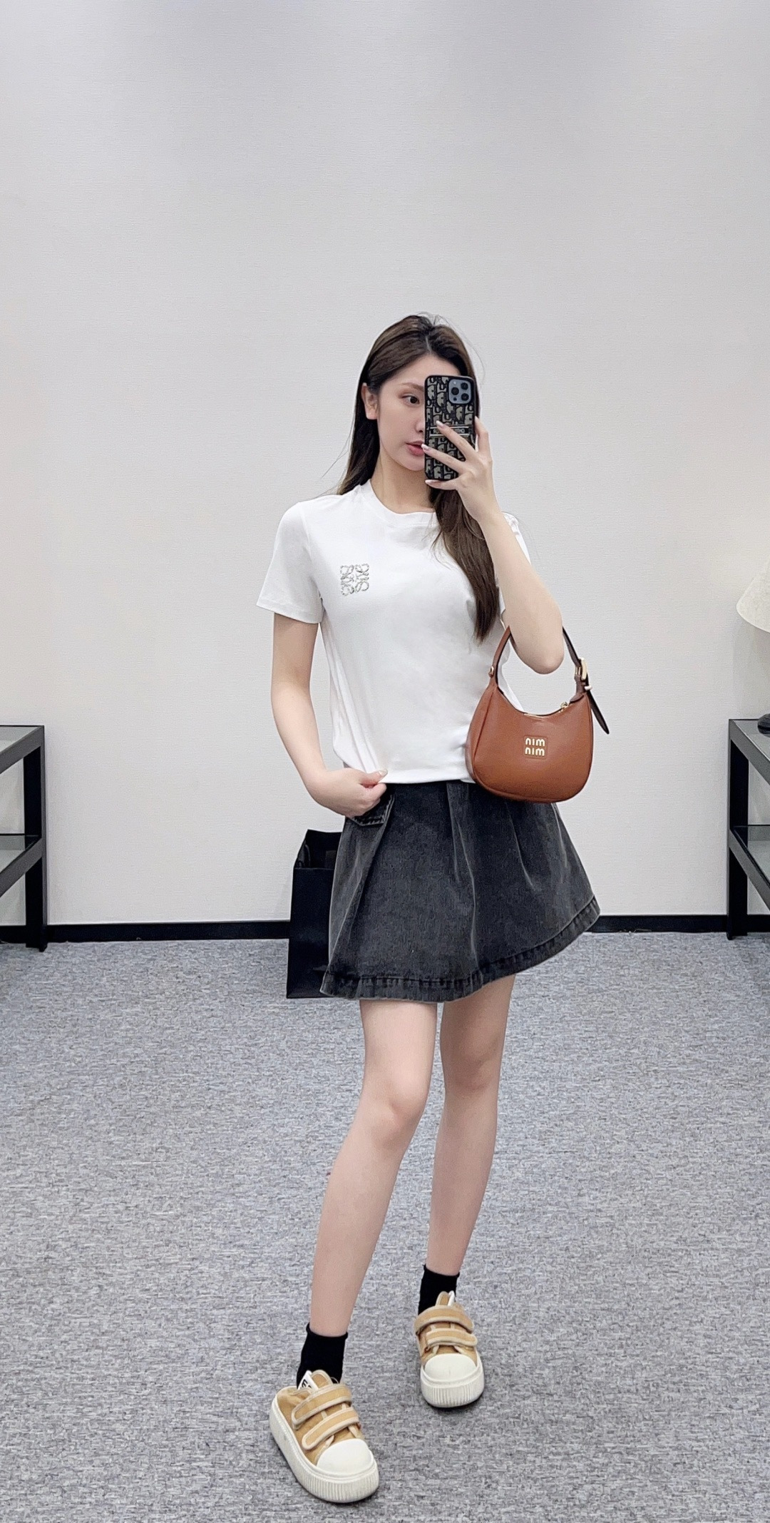 NO:697081,,,19860909,,,Women's clothing