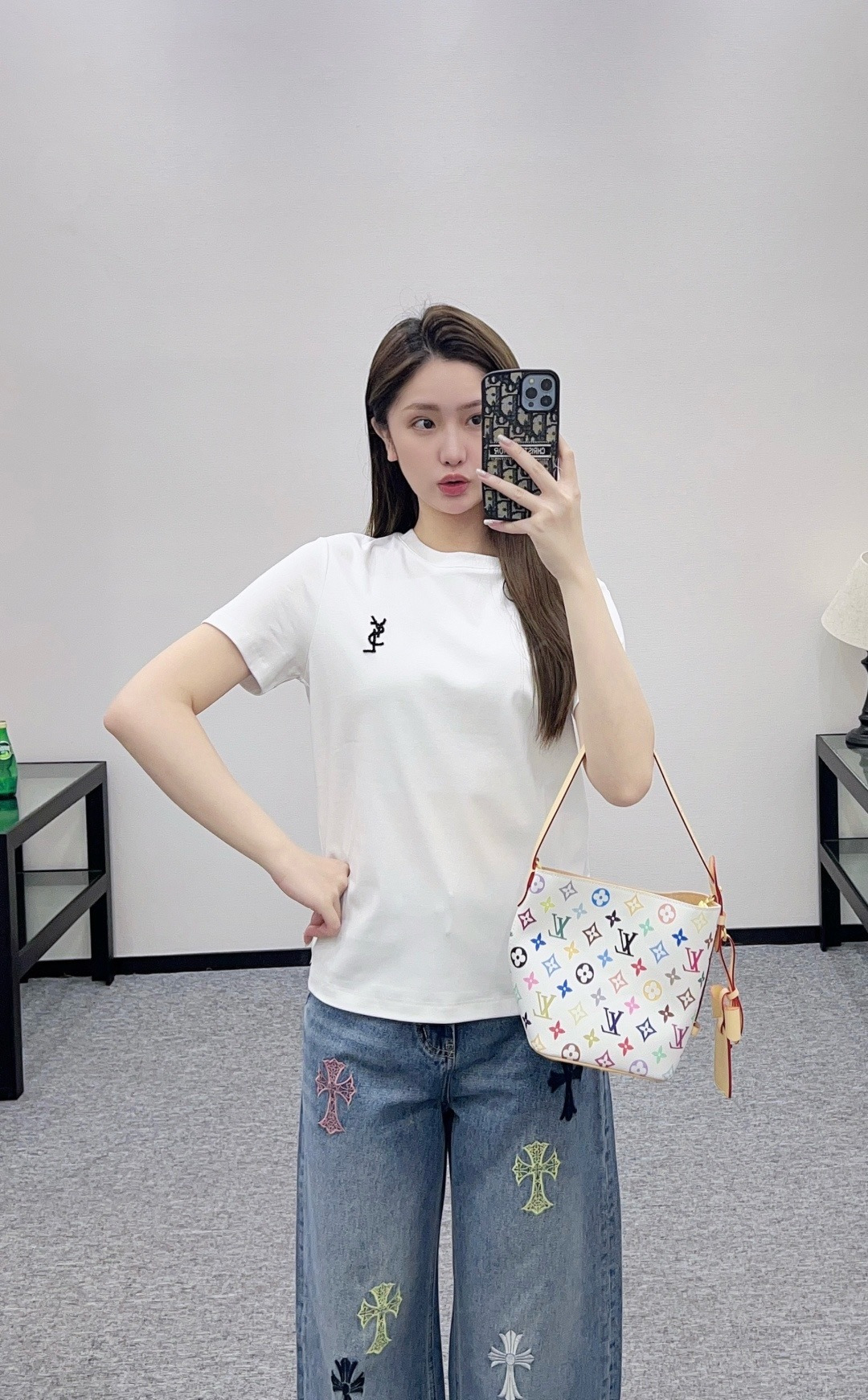 NO:697098,,,19860909,,,Women's clothing