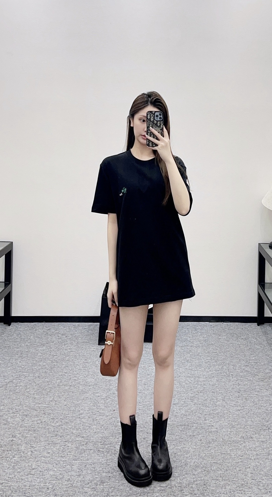 NO:697085,,,19860909,,,Women's clothing