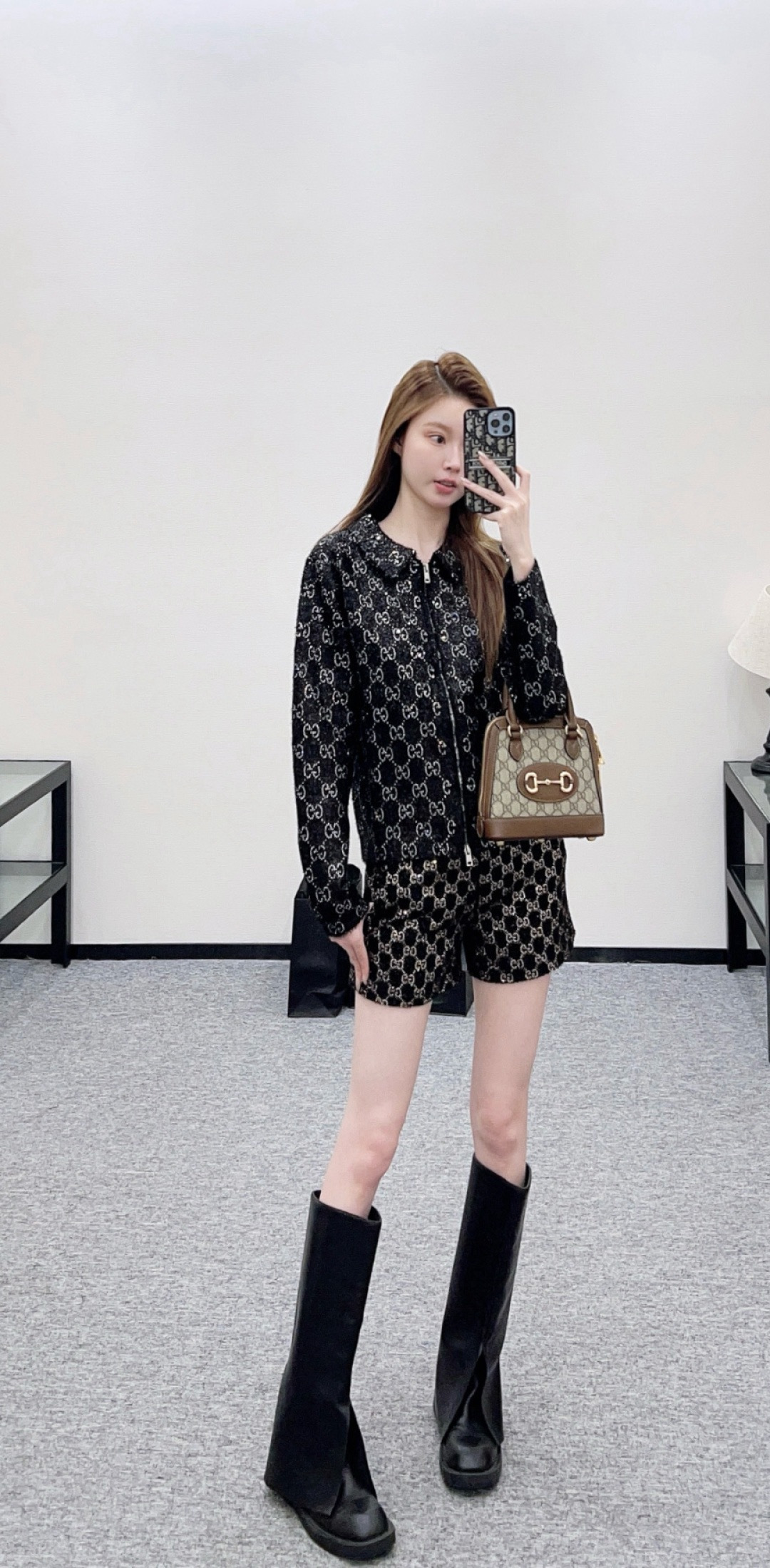 NO:697073,,,19860909,,,Women's clothing