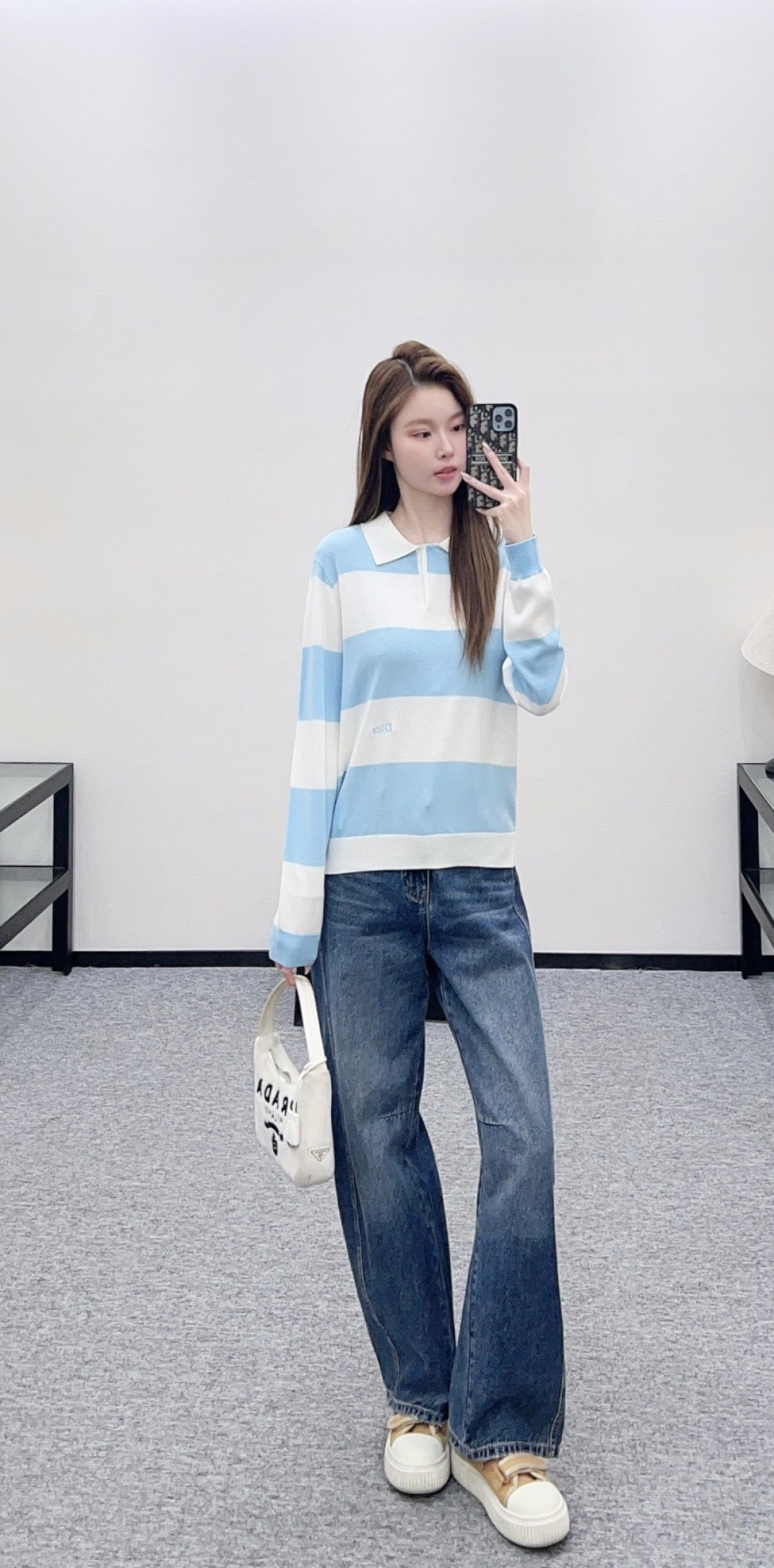 NO:697109,,,19860909,,,Women's clothing